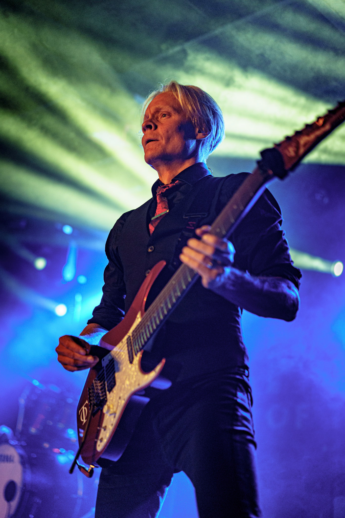 2023.09.04 Poets of the Fall - Warszawa, klub Proxima. To już 20 lat od kiedy rockowy zespół Poets of the Fall odnosi sukcesy na międzynarodowej scenie. Z tej okazji zespół wyrusza w trasę jubileuszową, która obejmie też Polskę. Grupa zagrała w warszawskiej Proximie 4 września 2023 roku. Produkcja Fource.pl  fot. Andrzej Wasilkiewicz/kaziq.com