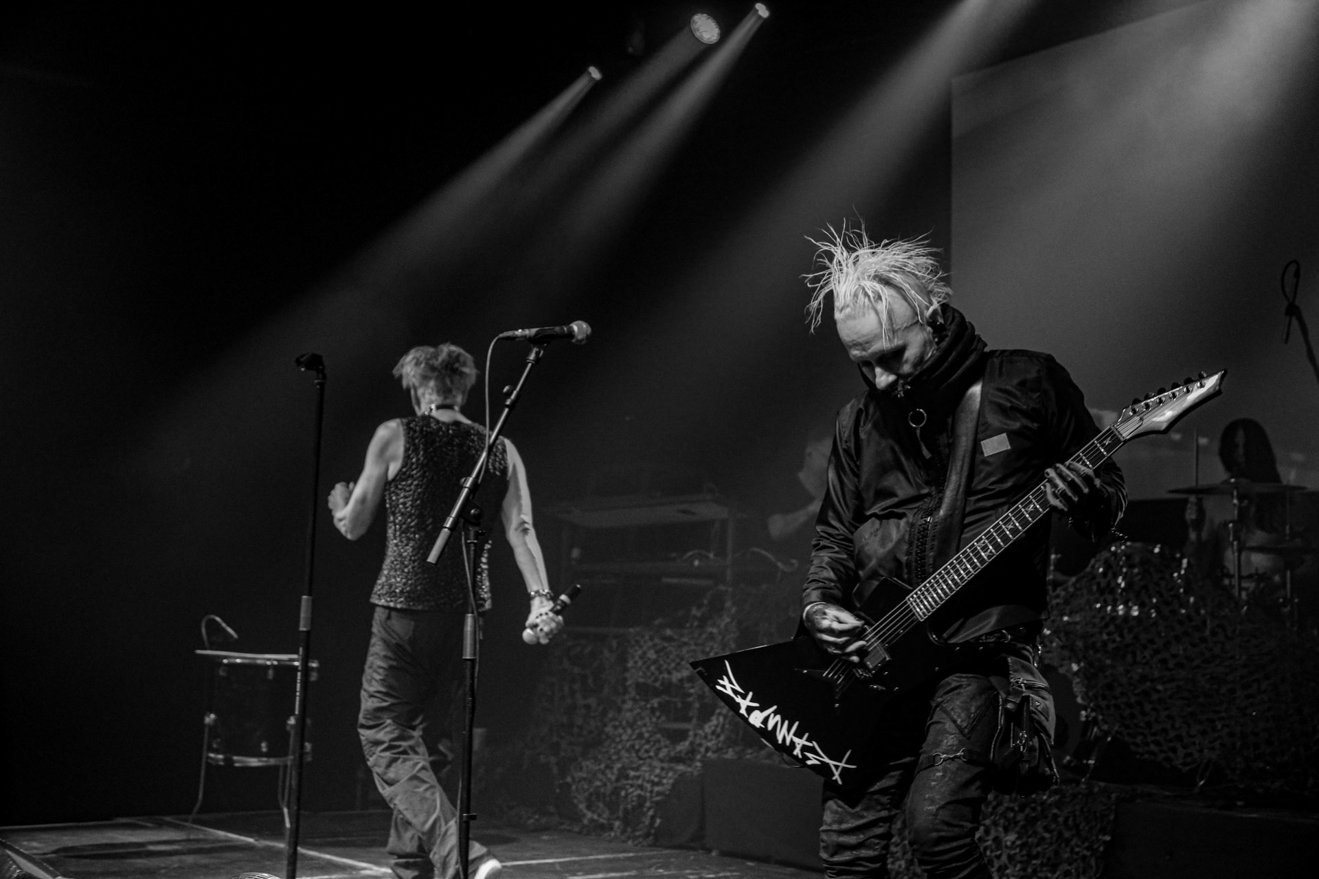 9.08.2022 FRONT LINE ASSEMBLY (Metropolis Records/Kanada) - Industrial/EBM - Warszawski koncert w Progresji.  WiniaryBookings,fot. Andrzej Wasilkiewicz/kaziq.com