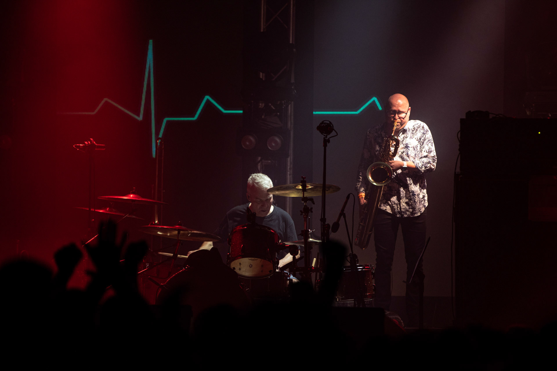 KULT - koncert Pomaranczowa Trasa 2021 - Warszawa Stodoła. 29 pazdziernika 2021. Kazik Staszewski wokal,Wojciech Jablonski gitara,Tomasz Goehs perkusja,Mariusz Godzina saksofony,Rock, rock progresywny, rock alternatywny, punk, nowa fala, polski rock.fot. Andrzej kaziq Wasilkiewicz/Reporter