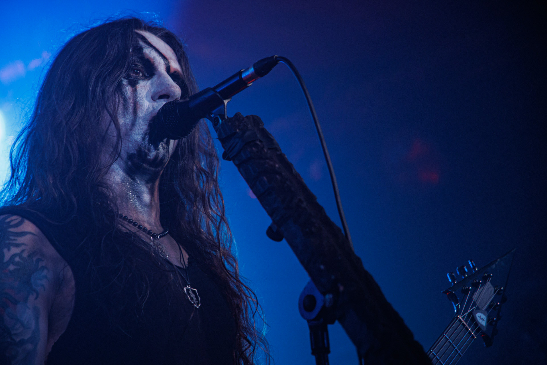 18.03.2022 HATE - INFERNALIS RESURGENTIS - Warszawski koncert zespolu HATE.Warszawski HATE, ktory promuje swoj najnowszy album zatytulowany 'Rugia' wydany 15-go pazdziernika nakladem Metal Blade Records, zapowiada przekrojowy set siegajacy korzeni zespolu. Black metal, death metal, polski metal.n/z Adam "ATF Sinner - Adam The First Sinner" Buszko - wokal gitara, fot. Andrzej Wasilkiewicz/Reporter