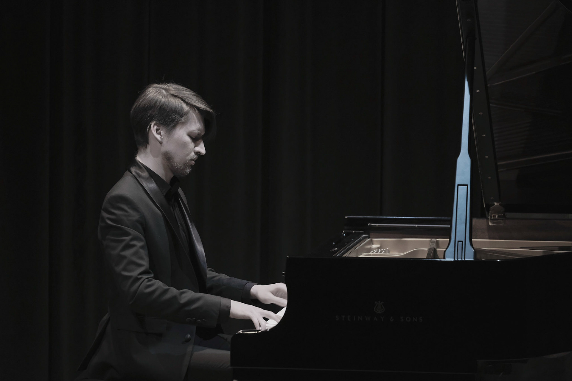 Łukasz Chrzęszczyk  fortepian