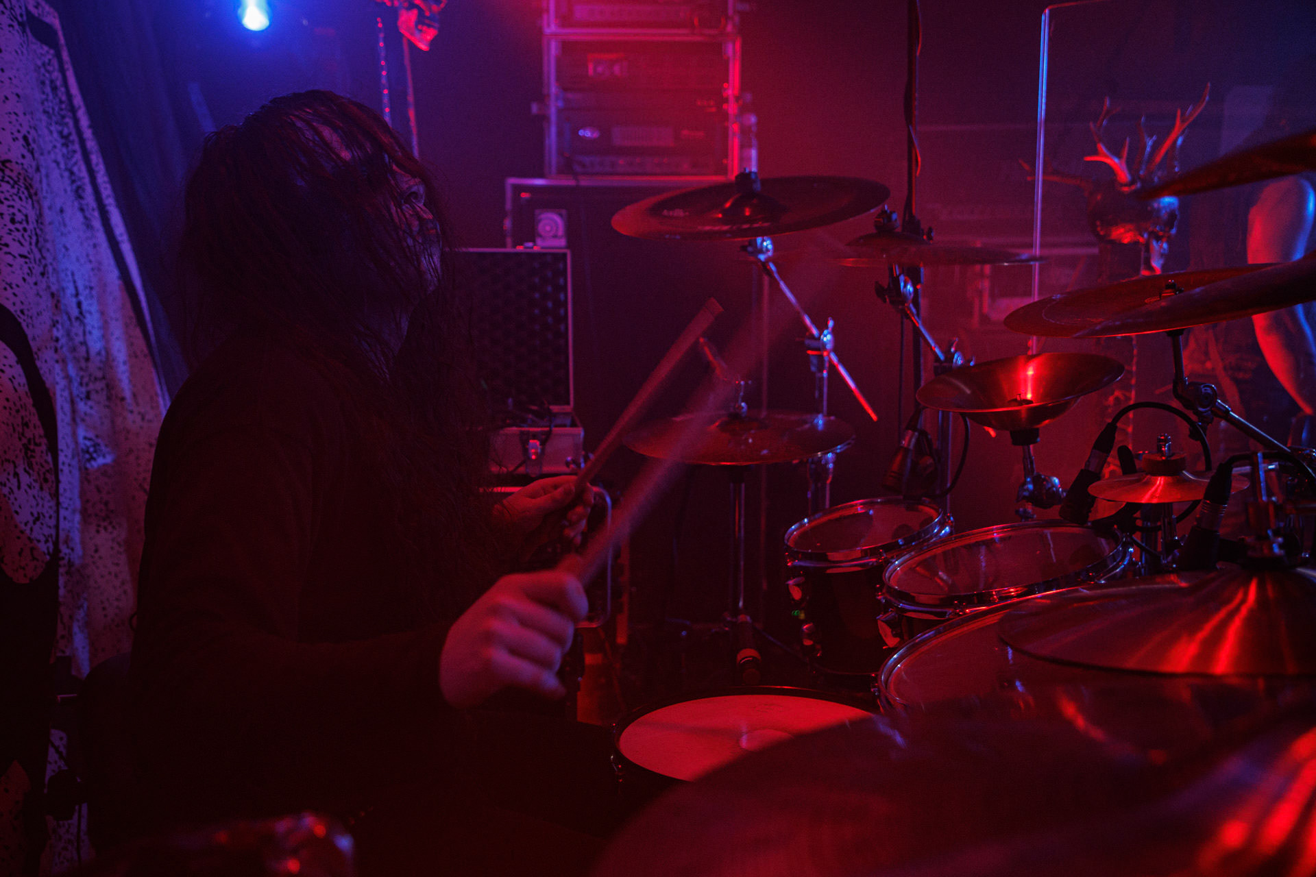 18.03.2022 HATE - INFERNALIS RESURGENTIS - Warszawski koncert zespolu HATE.Warszawski HATE, ktory promuje swoj najnowszy album zatytulowany 'Rugia' wydany 15-go pazdziernika nakladem Metal Blade Records, zapowiada przekrojowy set siegajacy korzeni zespolu. Black metal, death metal, polski metal.n/z Daniel Rutkowski - perkusja,fot. Andrzej Wasilkiewicz/Reporter