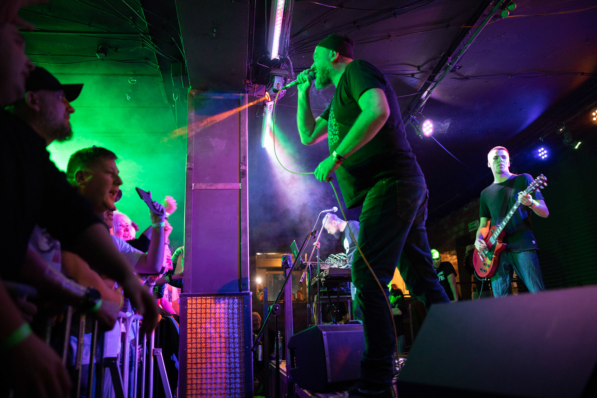 Armia - punk rock, hardcore,
Tomasz Budzyński - głos,
Stanisław Budzyński - gitara,
Jakub Bartoszewski - waltornia, instrumenty klawiszowe,
Amadeusz Kaźmierczak - perkusja,
Darek Budkiewicz - gitara basowa,
fot. Andrzej kaziq Wasilkiewicz