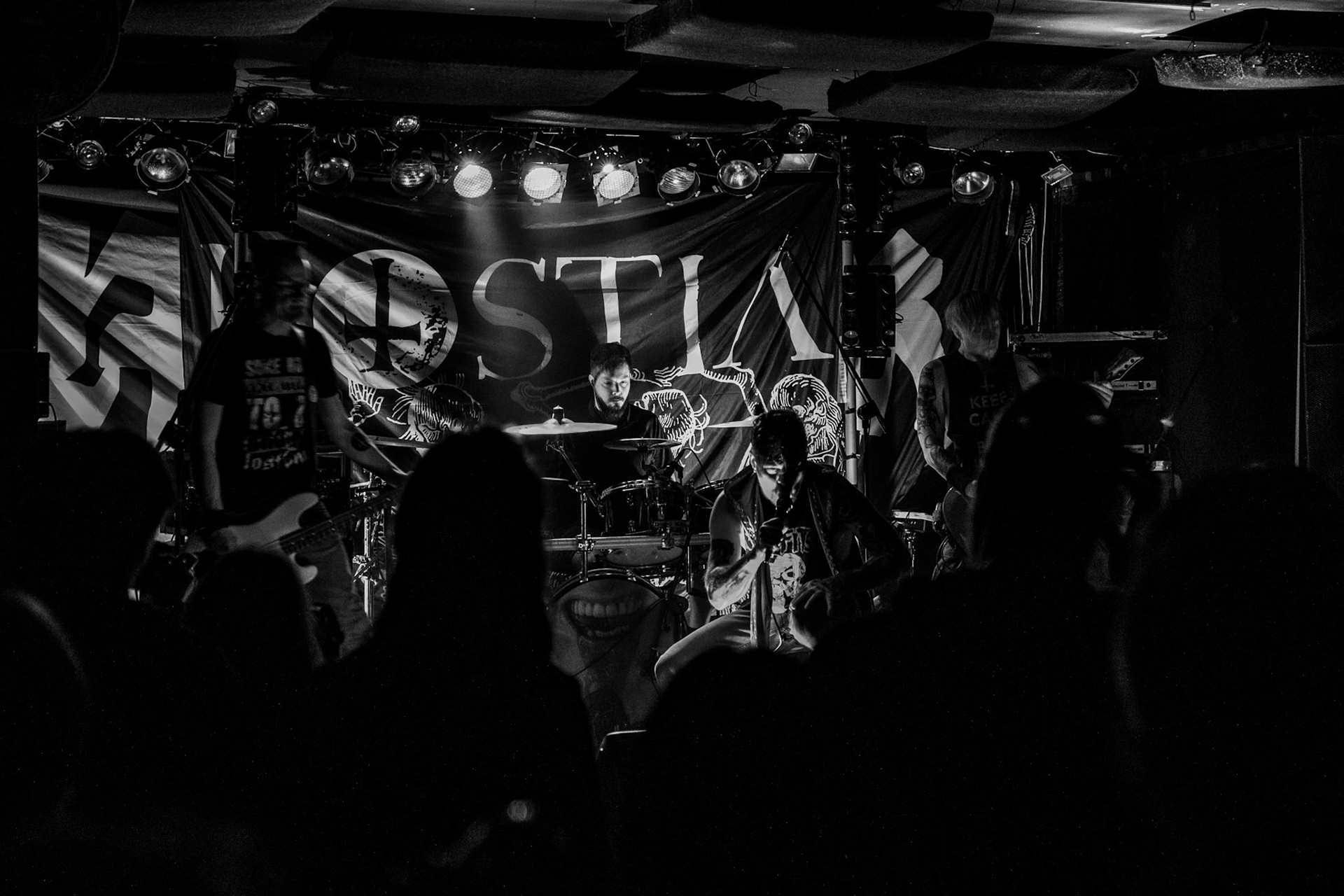 Hostia koncert w Warszawie, trasa Innowiercy Tour 2019
death, grind, groove,
vocals - St Sixtus
guitars - St Anacletus
drums - St Evaristus
bass - St Xyxtus
Knock Out Productions
fot. Andrzej Wasilkiewicz/REPORTER
