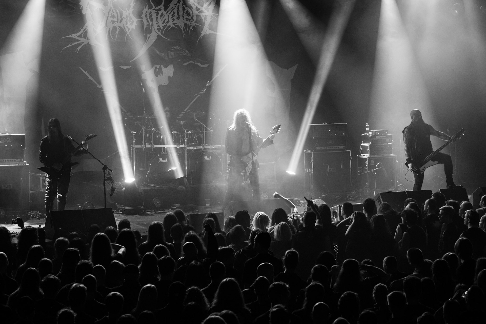 Deus Mortem - Polska, wrocławska grupa black metalowa powstała z inicjatywy gitarzysty i wokalisty Marka "Necrosodoma" Lechowskiego, warszawski koncert w Progresji odbył się w ramach europejskiej trasy koncertowej Mgły organizowany przez Left Hand Sounds, metal, blackmetal,  Andrzej Wasilkiewicz/Reporter