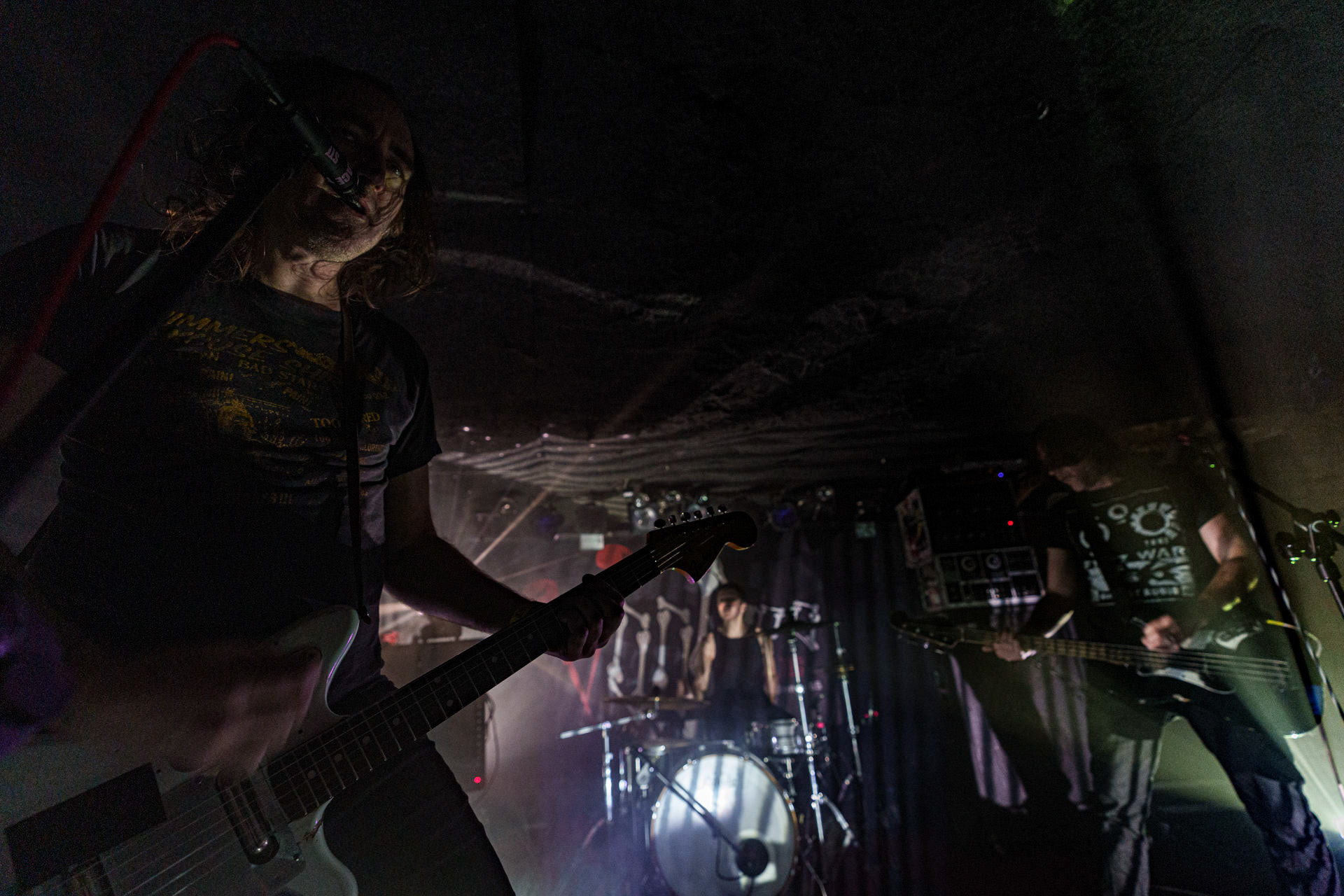 2023.02.6 - A Place To Bury Strangers (USA / Dedstrange) - noise rock.Warszawa VooDoo, Winiary Bookings. Fot. Andrzej Wasilkiewicz/Reporter