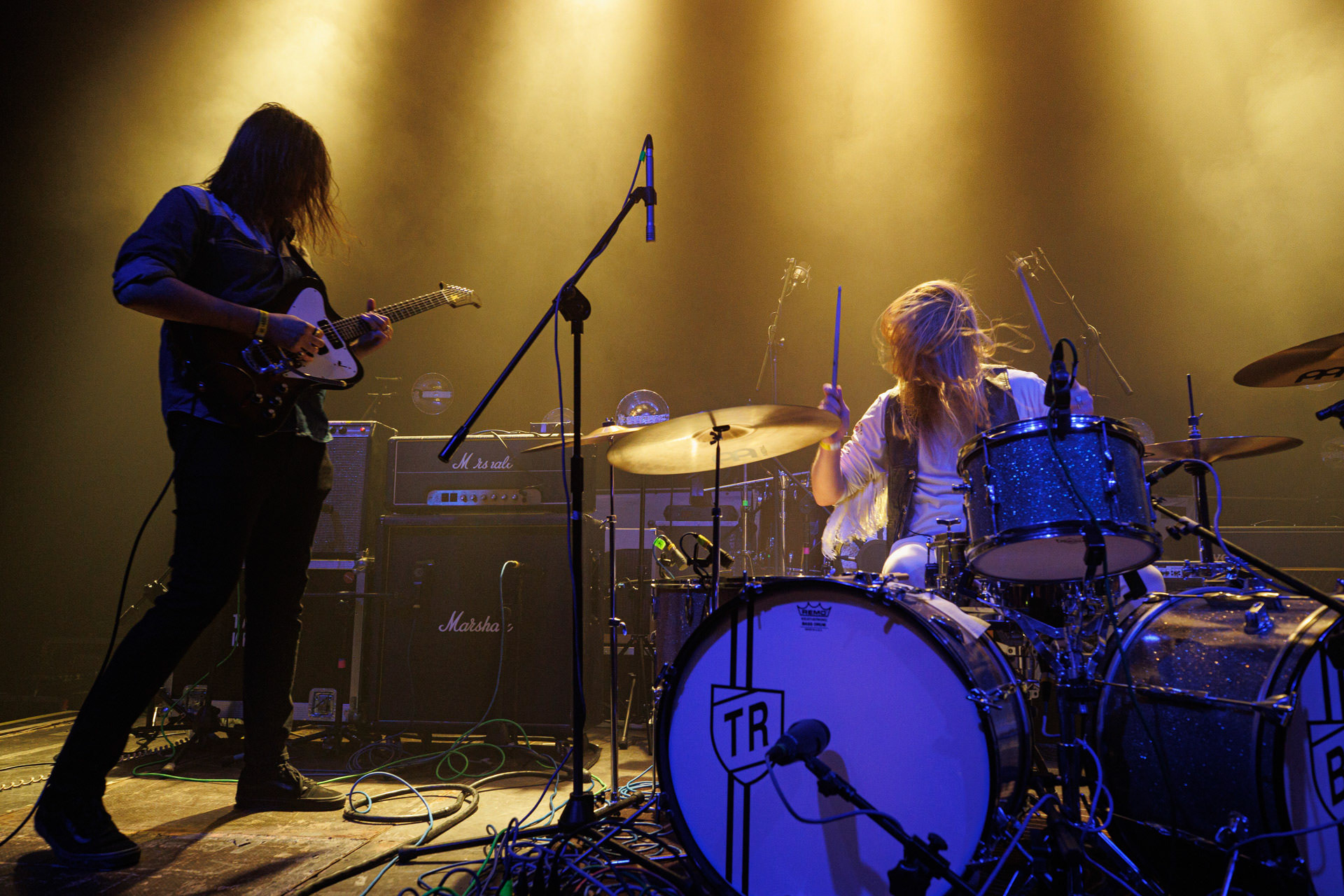 22.01.2022 - Taraban - support Me And That Man, warszawska Progresja.n/z Maciek Trojanowski - gitara,n/z Kris Gonda - perkusja,Taraban to krakowskie power-trio, bluesa, prog-rocka oraz proto-metal.fot. Andrzej kaziq Wasilkiewicz/Reporter