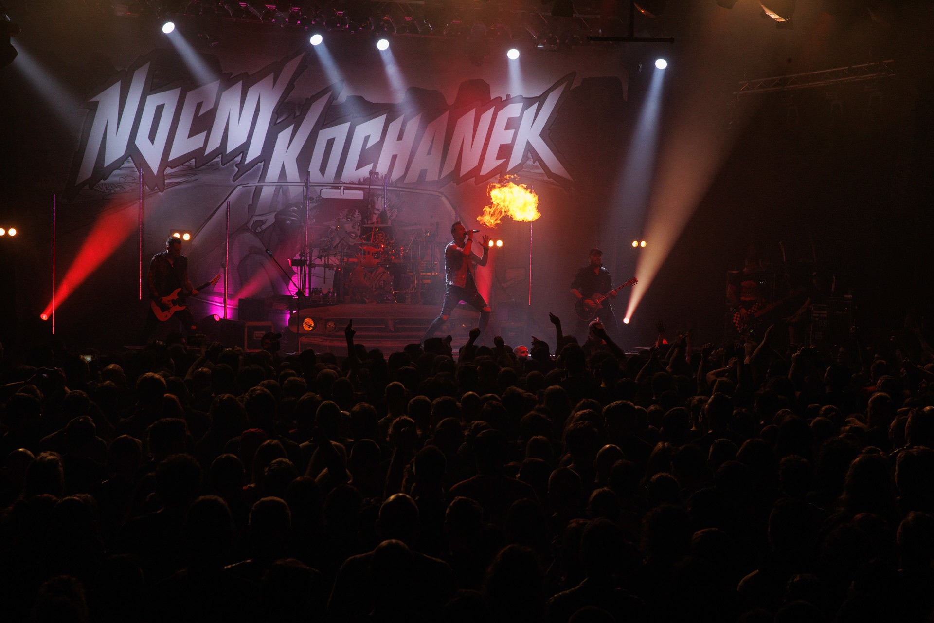 18.12.2021 Nocny Kochanek - Antysylwester Antyradia,18 lat klubu Progresja,Nocny Kochanek - koncert Warszawa,Progresja, Zdrajcy Metalu, klasyczny heavy metal, Alter Ego, Night Mistress.n/z Krzysiek Sokolowski – wokal,n/z Arkadiusz Majstrak – gitara,n/z Artur Pochwala – bas,n/z Robert Kazon Kazanowski – gitara,n/z Artur Zurek – perkusja,Fot. Andrzej Wasilkiewicz/Reporter