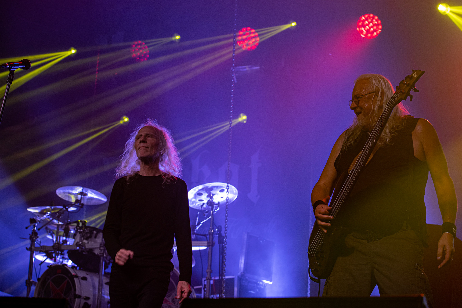 12.09.2021 - KAT i Roman Kostrzewski - koncert "Do zobaczenia w piekle" Wroclaw, Centrum Koncertowe A2.  Krzysztof „Fazi” Oset (Dragon, ex-Kat) i Roman Kostrzewski – wokal, fot. Andrzej kaziq Wasilkiewicz