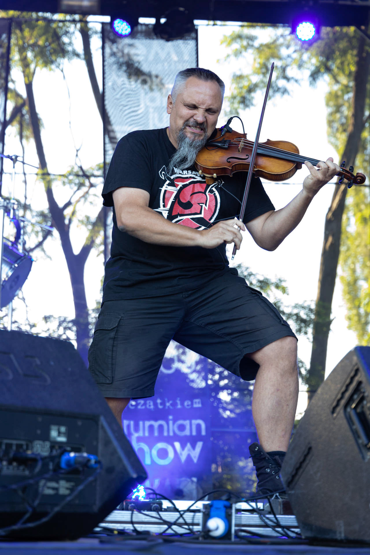 Hunter - postpandemoniczny koncert z okazji XXXV-lecia.Progresja - Gramy do Woli, Warszawa.Michał „Jelonek” Jelonek – skrzypce, fot. Andrzej Wasilkiewicz/Reporter