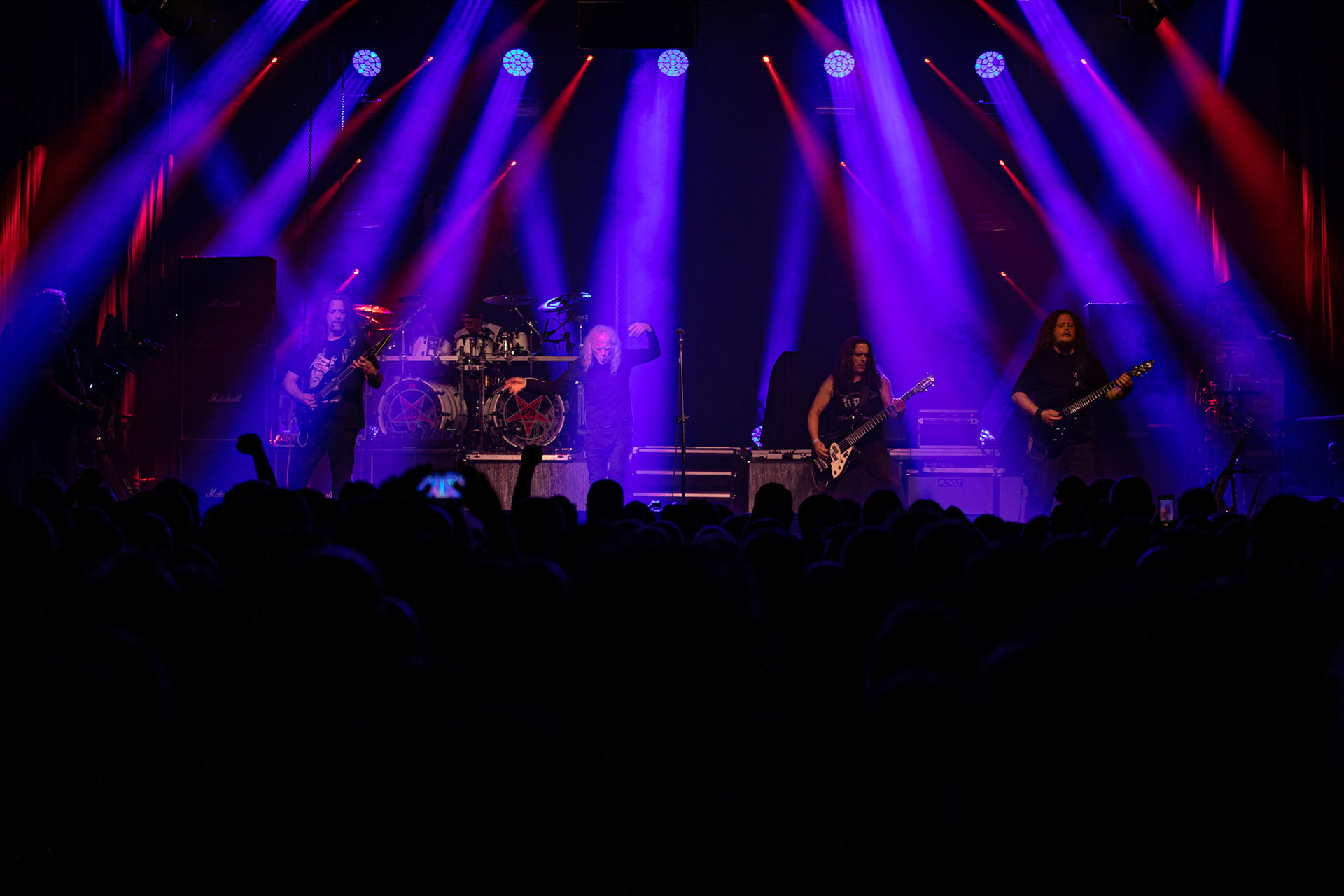 12.09.2021 - KAT i Roman Kostrzewski - koncert "Do zobaczenia w piekle" Wroclaw, Centrum Koncertowe A2.  Roman Kostrzewski – wokalJacek Nowak – perkusjaKrzysztof Pistelok – gitaraJacek Hiro – gitaraMichal Laksa – basGościnnie: Adam „Nergal” Darski (Behemoth)Piotr „Peter” Wiwczarek (Vader),Tomasz „Titus” Pukacki (Acid Drinkers)Adrian „Fred” Frelich (Dragon)Krzysztof „Fazi” Oset (ex-Kat)Piotr „Mancover” Mańkowski (Wolf Spider)Wacław „Vogg” Kiełtyka (Decapitated)Marek „Spider” Pająk (Vader)Jarek „Gronos” Gronowski (Dragon, ex-Kat)Paweł „Baitel” Pasek (Decapitated) Piotr Radecki (ex-Kat &amp; Roman Kostrzewski)fot. Andrzej kaziq Wasilkiewicz