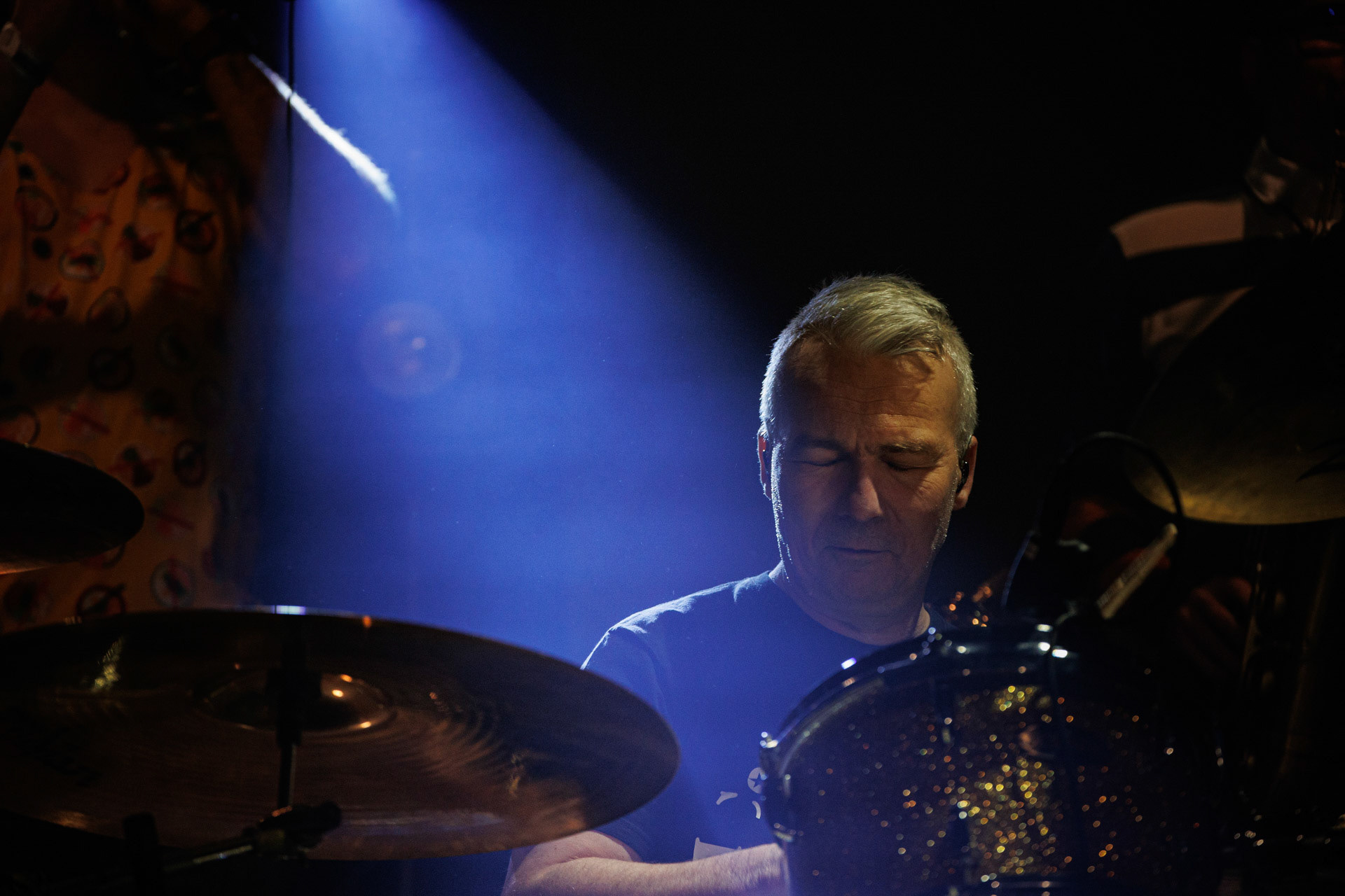 15.01.2022 KULT - koncert Pomaranczowa Trasa 2021/2022 - Warszawa Stodoła, Kult konczy w doskonalej formie przeniesiony z jesieni ostatni koncert Pomaranczowej Trasy 2021, publicznosc nie zawiodla, pelna sala.   n/z Tomasz Goehs perkusja,Rock, rock progresywny, rock alternatywny, punk, nowa fala, polski rock.fot. Andrzej kaziq Wasilkiewicz/Reporter