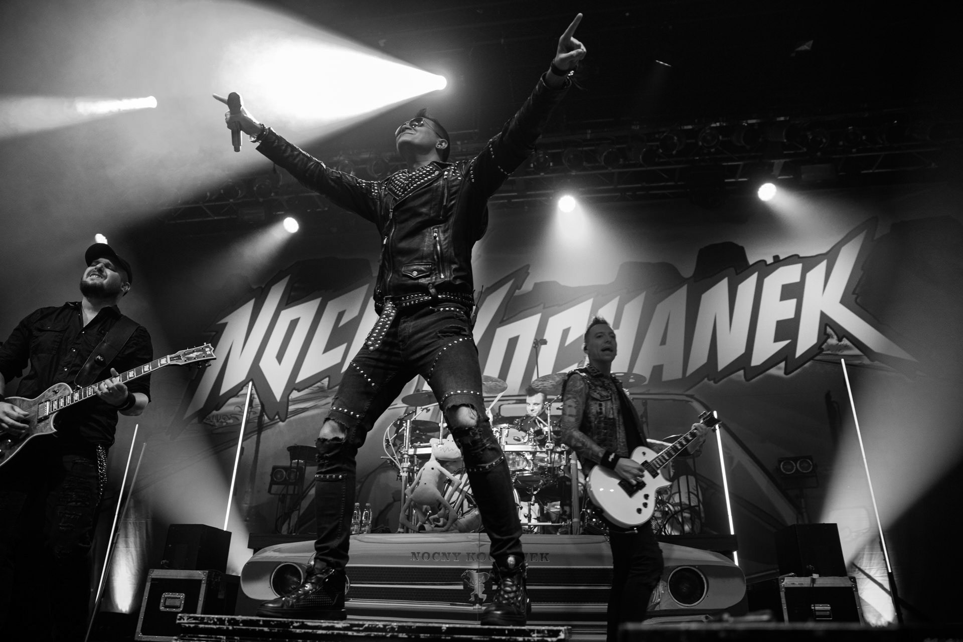 18.12.2021 Nocny Kochanek - Antysylwester Antyradia,18 lat klubu Progresja,Nocny Kochanek - koncert Warszawa,Progresja, Zdrajcy Metalu, klasyczny heavy metal, Alter Ego, Night Mistress.n/z Krzysiek Sokolowski – wokal,n/z Arkadiusz Majstrak – gitara,n/z Artur Pochwala – bas,n/z Robert Kazon Kazanowski – gitara,n/z Artur Zurek – perkusja,Fot. Andrzej Wasilkiewicz/Reporter