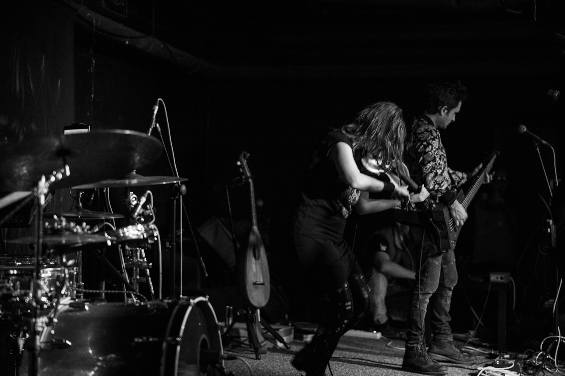 Żywiołak - biometal, folk, ethno sound,
Robert Jaworski - fidel renesansowa, wokal, lira korbowa,
Kamil Strzyżewski - gitara basowa, lutnia,
Wiktoria Kwiatkowska - śpiew, 
Zuza Ciszewska - śpiew, skrzypce,
Michał Lange - perkusja,
Szyszka Leśna - skrzypce ,wokal wspomagający,
Warszawa, klub Potok Drugi Dom Ludzi Rocka,
fot. Andrzej kaziq Wasilkiewicz