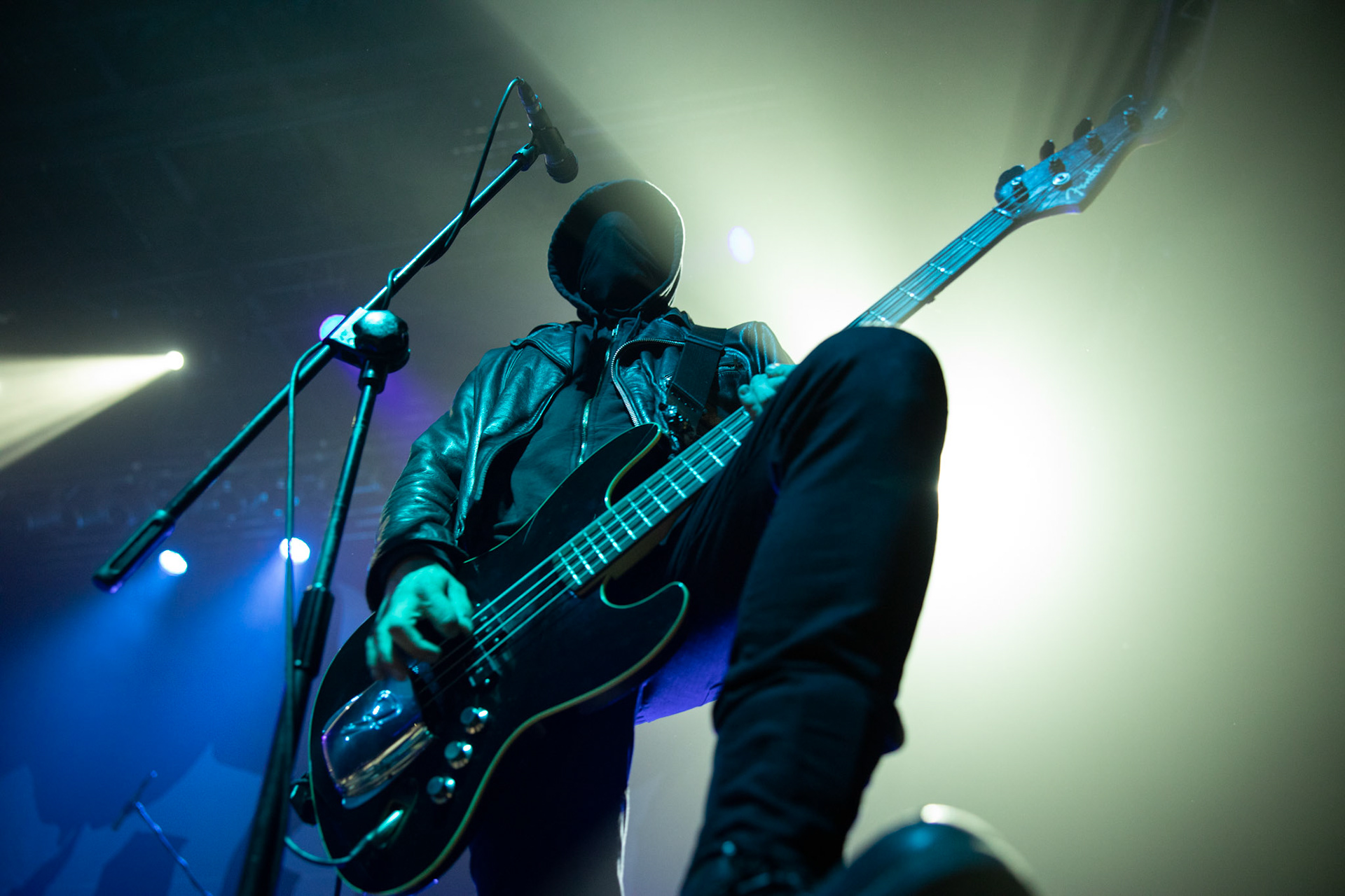 Mgła – polska grupa black metalowa powstała w Krakowie, pod przewodnictwem wokalisty i gitarzysty Mikołaja „M.” Żentary, warszawski koncert w Progresji odbył się w ramach europejskiej trasy koncertowej Mgły, organizowany przez Left Hand Sounds, metal, blackmetal,  Andrzej Wasilkiewicz/Reporter