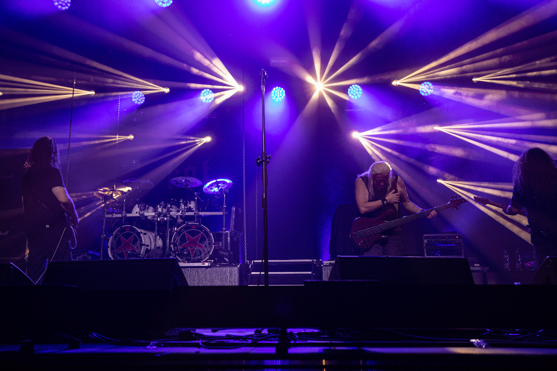 12.09.2021 - KAT i Roman Kostrzewski - koncert "Do zobaczenia w piekle" Wroclaw, Centrum Koncertowe A2.  Roman Kostrzewski – wokalJacek Nowak – perkusjaKrzysztof Pistelok – gitaraJacek Hiro – gitaraMichal Laksa – basGościnnie: Adam „Nergal” Darski (Behemoth)Piotr „Peter” Wiwczarek (Vader),Tomasz „Titus” Pukacki (Acid Drinkers)Adrian „Fred” Frelich (Dragon)Krzysztof „Fazi” Oset (ex-Kat)Piotr „Mancover” Mańkowski (Wolf Spider)Wacław „Vogg” Kiełtyka (Decapitated)Marek „Spider” Pająk (Vader)Jarek „Gronos” Gronowski (Dragon, ex-Kat)Paweł „Baitel” Pasek (Decapitated) Piotr Radecki (ex-Kat &amp; Roman Kostrzewski)fot. Andrzej kaziq Wasilkiewicz