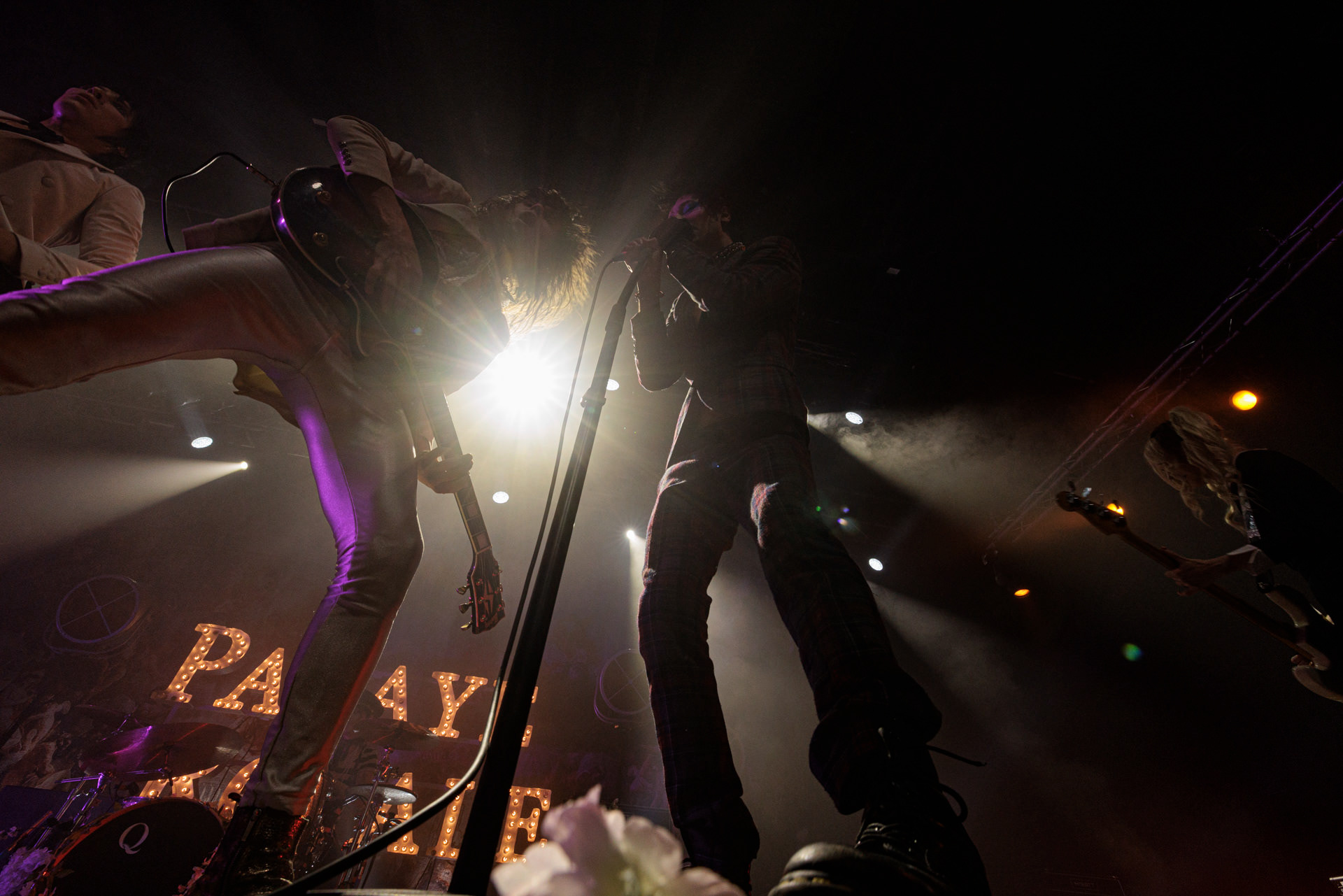 Palaye Royale - Warszawski koncert zespołu braci Kropp w Progresji. Art rock, rock and roll, glam rock, garage rock, indie rock, WiniaryBookings, fot. Andrzej Wasilkiewicz/Reporter