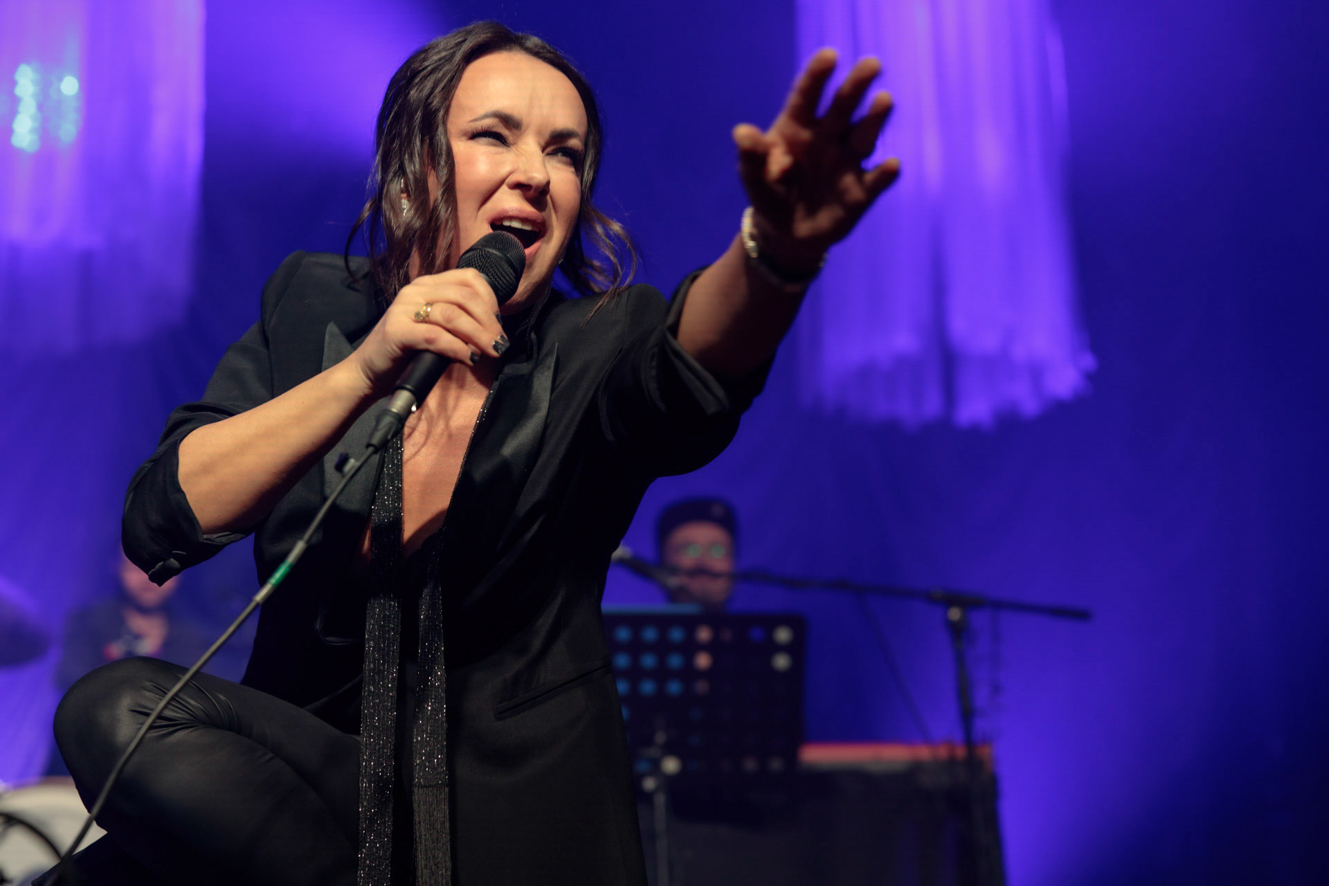 5.12.2021 Kasia Kowalska akustycznie w Klubie Stodola.n/z Kasia Kowalska - wokal,n/z Jerzy Runowski - gitara,n/z Pawel Grudniak - bass,n/z Marcin Karel - gitara,n/z Barek Pawlus - perkusja,Rock, rock progresywny, rock alternatywny, polski rock, pop-rock.fot. Andrzej Wasilkiewicz/Reporter