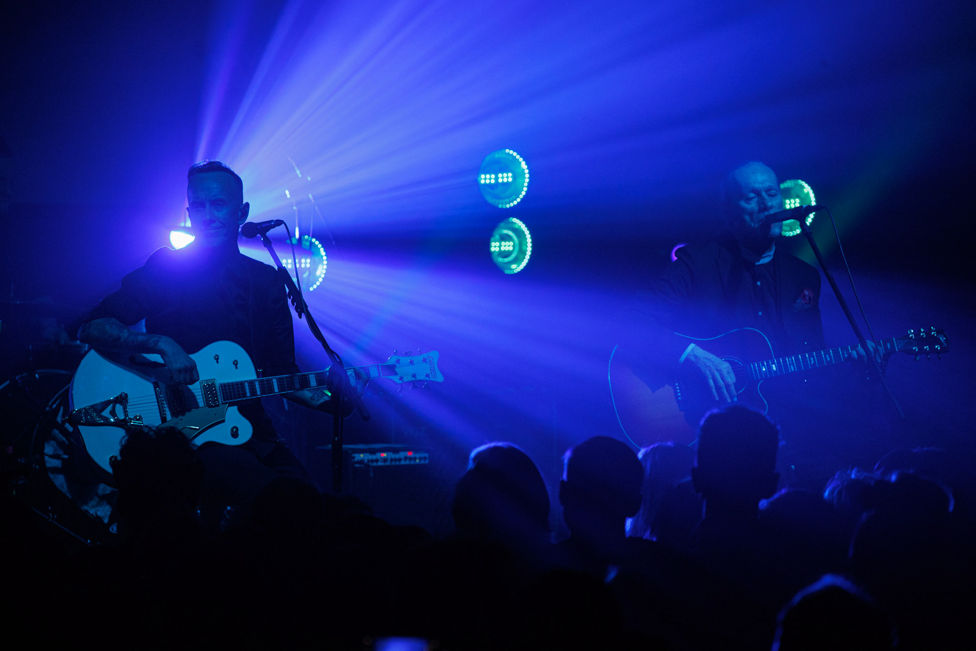 22.01.2022 koncert Me And That Man w Warszawie,Klub Progresja,n/z Adam Nergal Darski - gitara, wokal,n/z John Porter - gitara, wokal,Nergal znany jest z szerokich horyzontow muzycznych. Lider Behemoth nigdy nie kryl swojej sympatii do lzejszej, klimatycznej muzyki, spod znaku country, folku, bluesa. Dowodem jest zespol Me And That Man.Fot. Andrzej Wasilkiewicz/Reporter