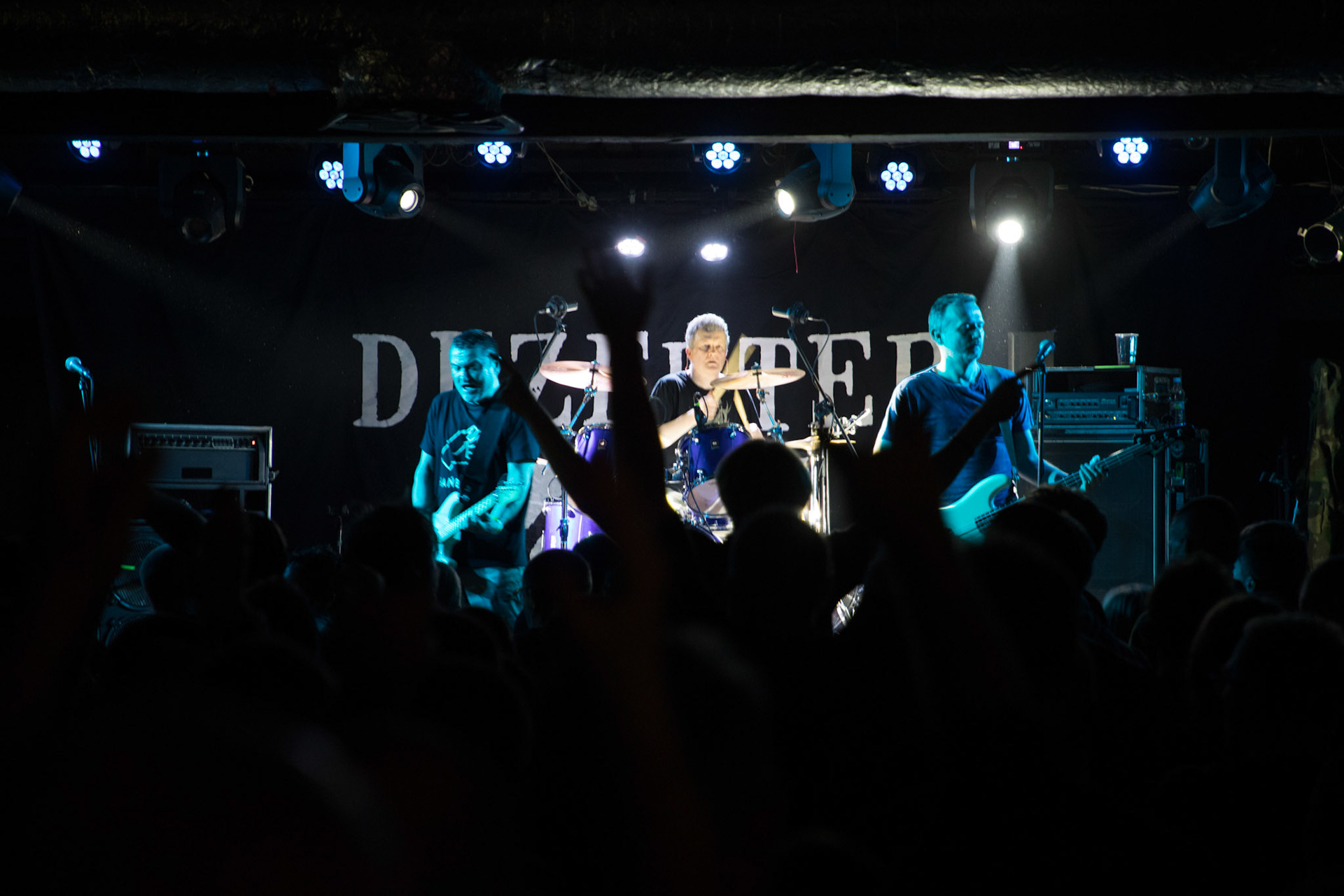 9.12.2017r Dezerter koncert Proxima, Robert Robal Matera gitara, wokal, Krzysztof Grabowski perkusja , Jacek Chrzanowski gitara basowa fot. Andrzej Wasilkiewicz/Reporter