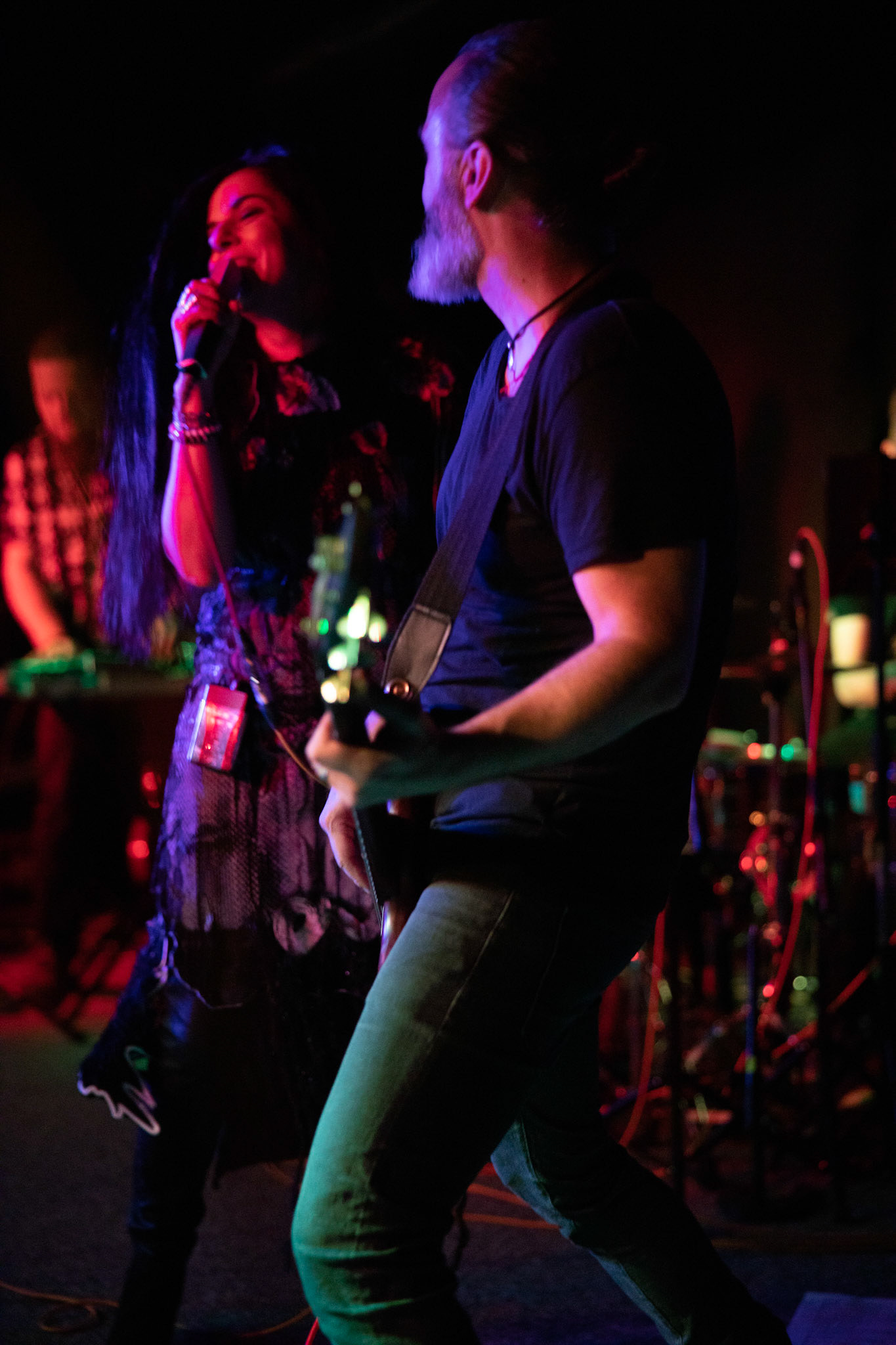 Hetane - rock alternatywny, trip-hop, muzyka elektroniczna,
MAGDA OLEŚ - wokale, teksty,
ŁUKASZ /JELEŃ/ POL - gitara, klawisze, elektronika,
REM KARPIENKO - bass,
MICHAŁ LANGE- perkusja,
Warszawa, klub Potok Drugi Dom Ludzi Rocka,
fot. Andrzej kaziq Wasilkiewicz