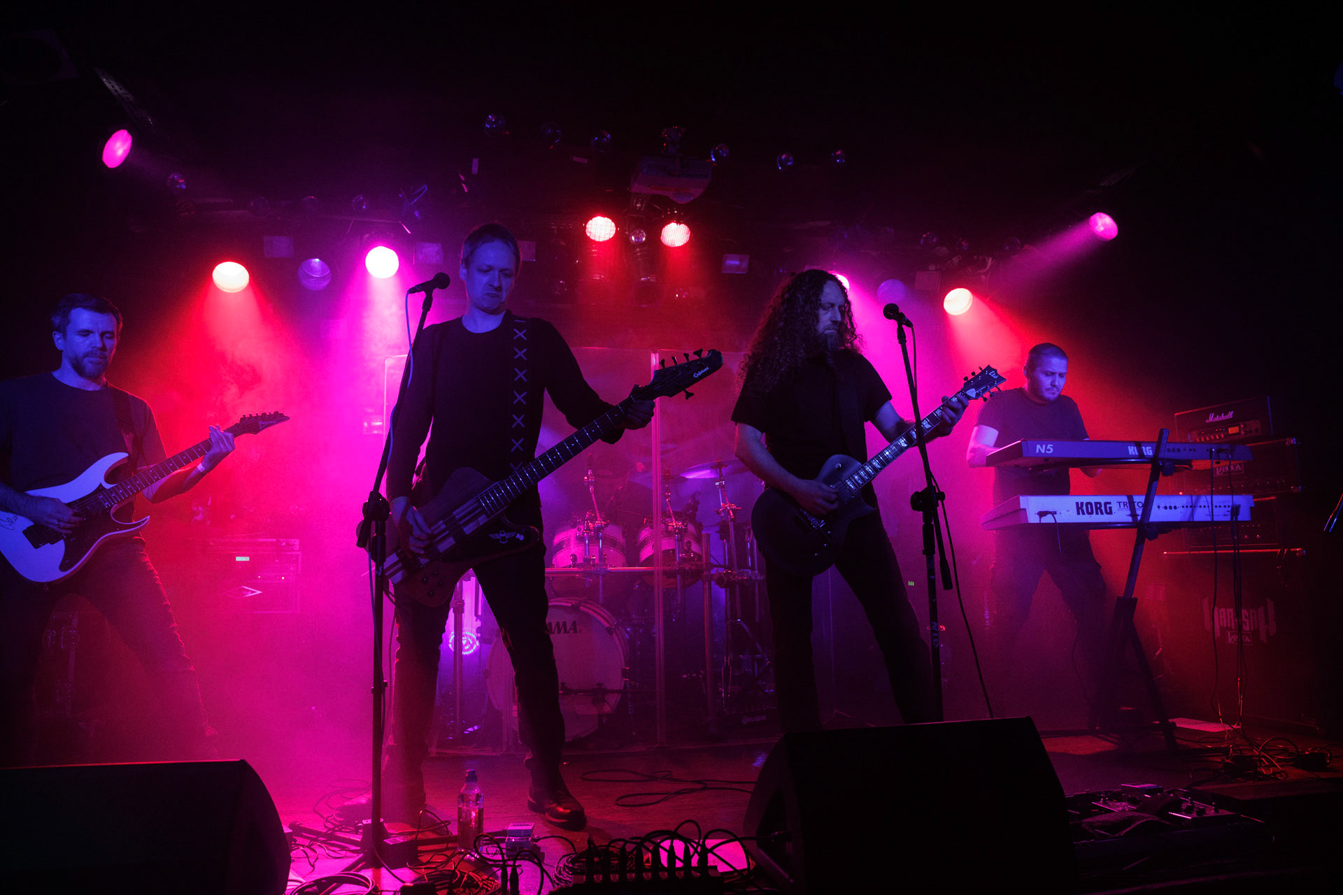 Painthing - death, doom metal.Koncert Czwarta Fala MMXXII klub VooDoo Warszawa.n/z Kuba Grobelny – guitar, vocal, n/z Bartłomiej Kaczor – guitar, n/z Darek Ojdana – keys, n/z Jan Rajkow-Krzywicki – bass,n/z Tomasz Śwital – drums,Fot. Andrzej Wasilkiewicz/kaziq.com