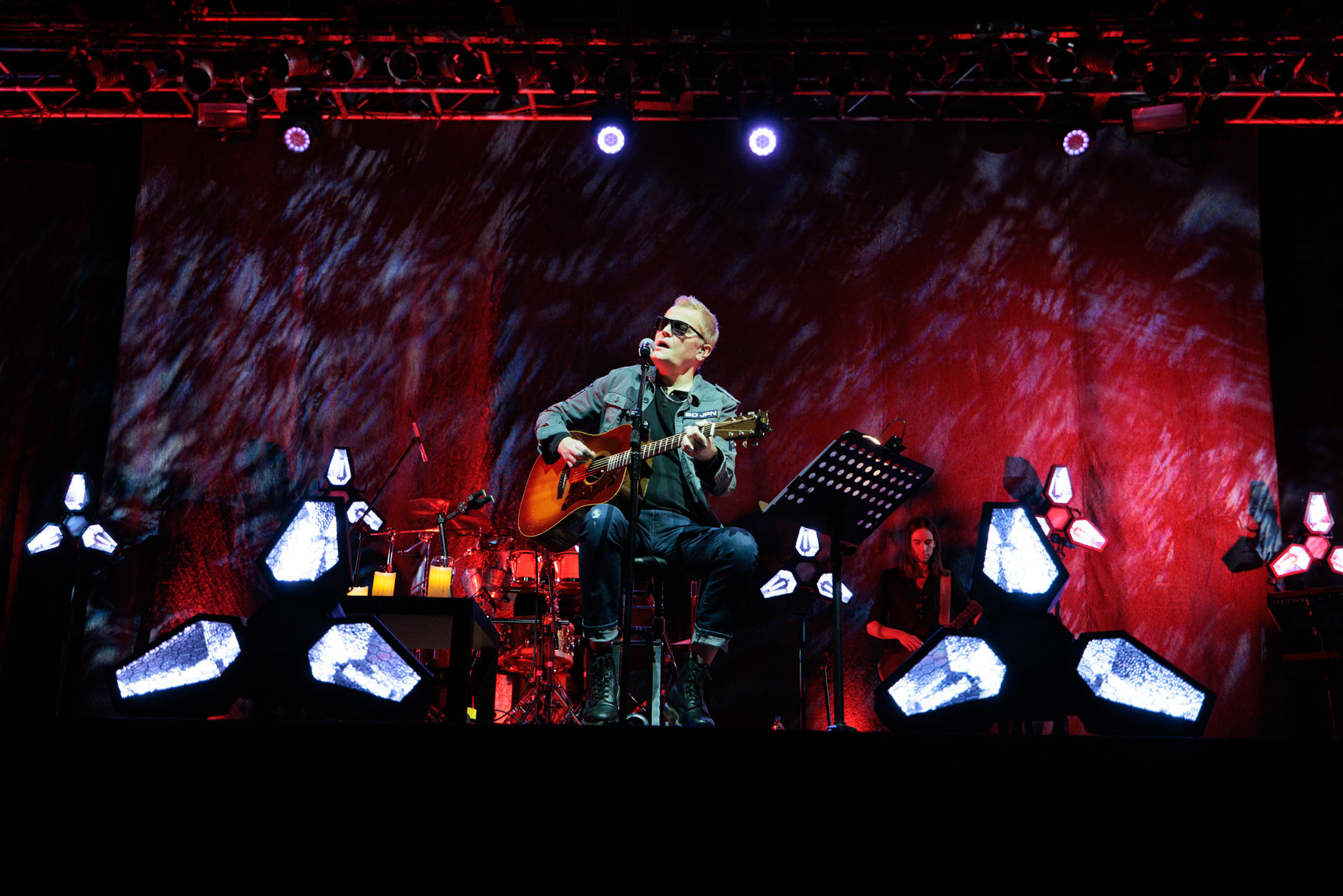 20.02.2022 Wilki 30lat akustycznie - Mija okragle 30 lat od czasu wydania debiutanckiej plyty “Wilki”.Koncert w warszawskiej Progresji. n/z Robert Gawlinskifot. Andrzej Wasilkiewicz/Reporter