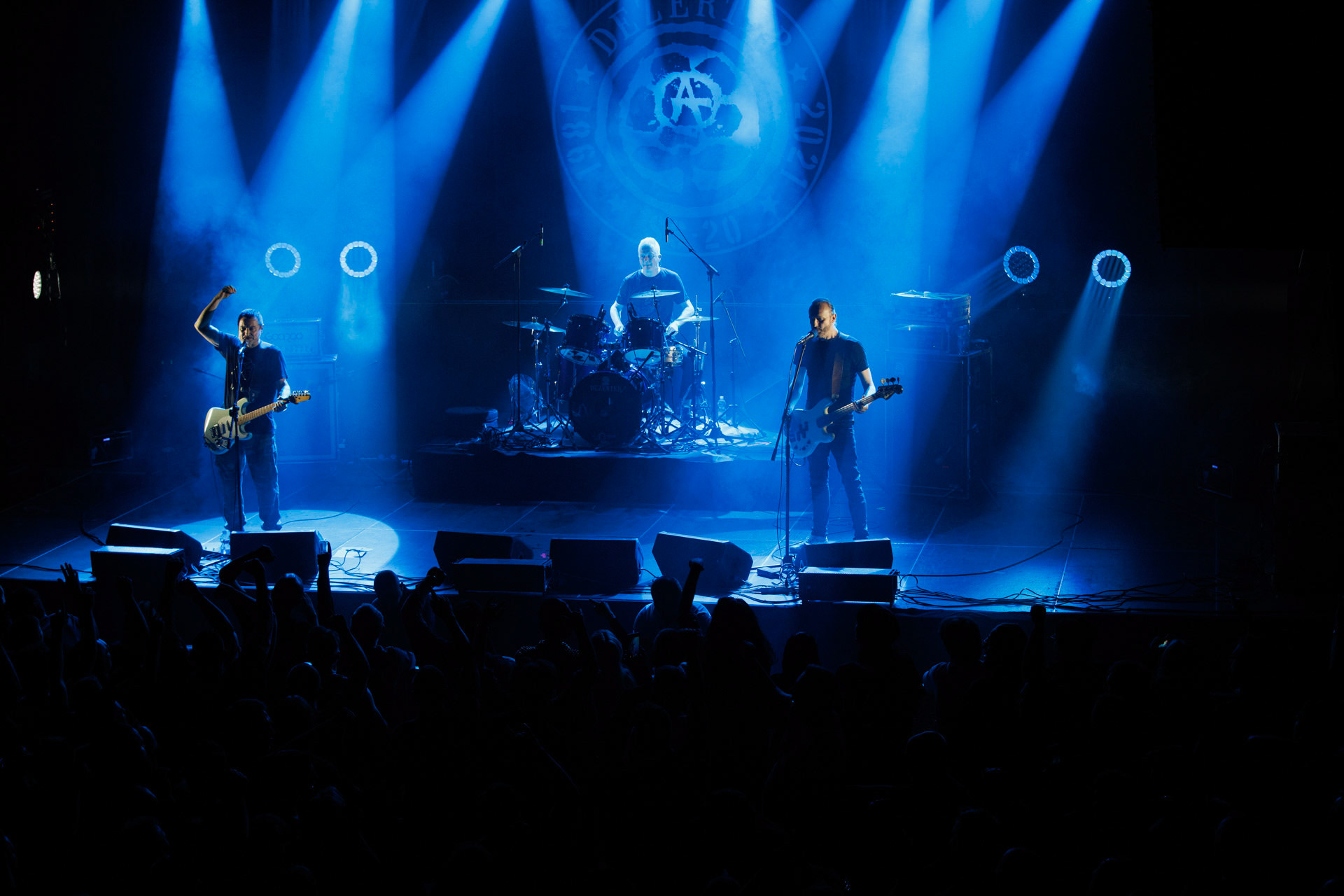 16.11.2021 Dezerter - 40 lecie,koncert Warszawa Palladium. N/z Robert Robal Matera gitara, N/z Krzysiek Grabowski perkusja,N/zJacek Chrzanowski bass, Dezerter, SS20, Punk, Punkrock, hardcore, rock.fot. Andrzej Wasilkiewicz/REPORTER