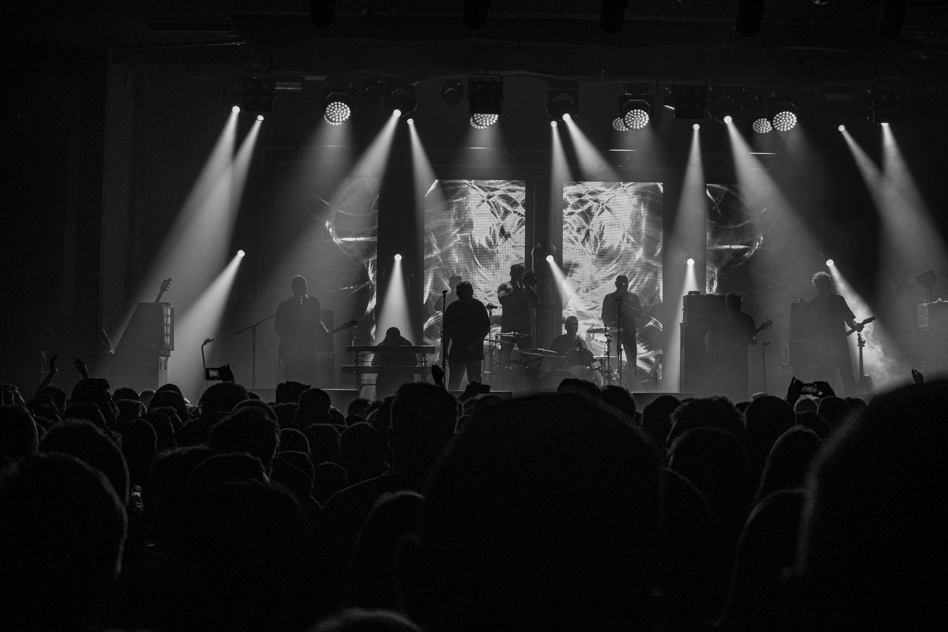 KULT - koncert Pomaranczowa Trasa 2021 - Warszawa Stodoła. 29 pazdziernika 2021. Kazik Staszewski wokal,Wojciech Jablonski gitara,Piotr Morawiec gitara,Ireneusz Werenski bas,Tomasz Goehs perkusja,Konrad Wantrych klawisze,Janusz Zdunek trabka,Mariusz Godzina saksofony,Jarosław Wazny puzon,Rock, rock progresywny, rock alternatywny, punk, nowa fala, polski rock.fot. Andrzej kaziq Wasilkiewicz/Reporter