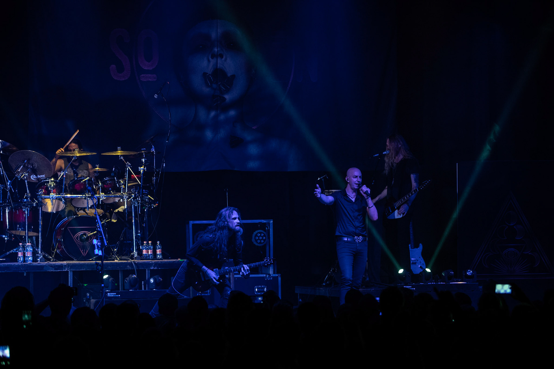 SOEN - Szwecja, rock progresywny, progmetal.  Stefan Stenberg – Bass
Cody Ford – Guitar
Lars Åhlund – Keys, guitar
Joel Ekelöf – Vocals
Martin Lopez – Drums, percussion
Knock Out Productions
Progresja Warszawa. fot. Andrzej Wasilkiewicz/Reporter