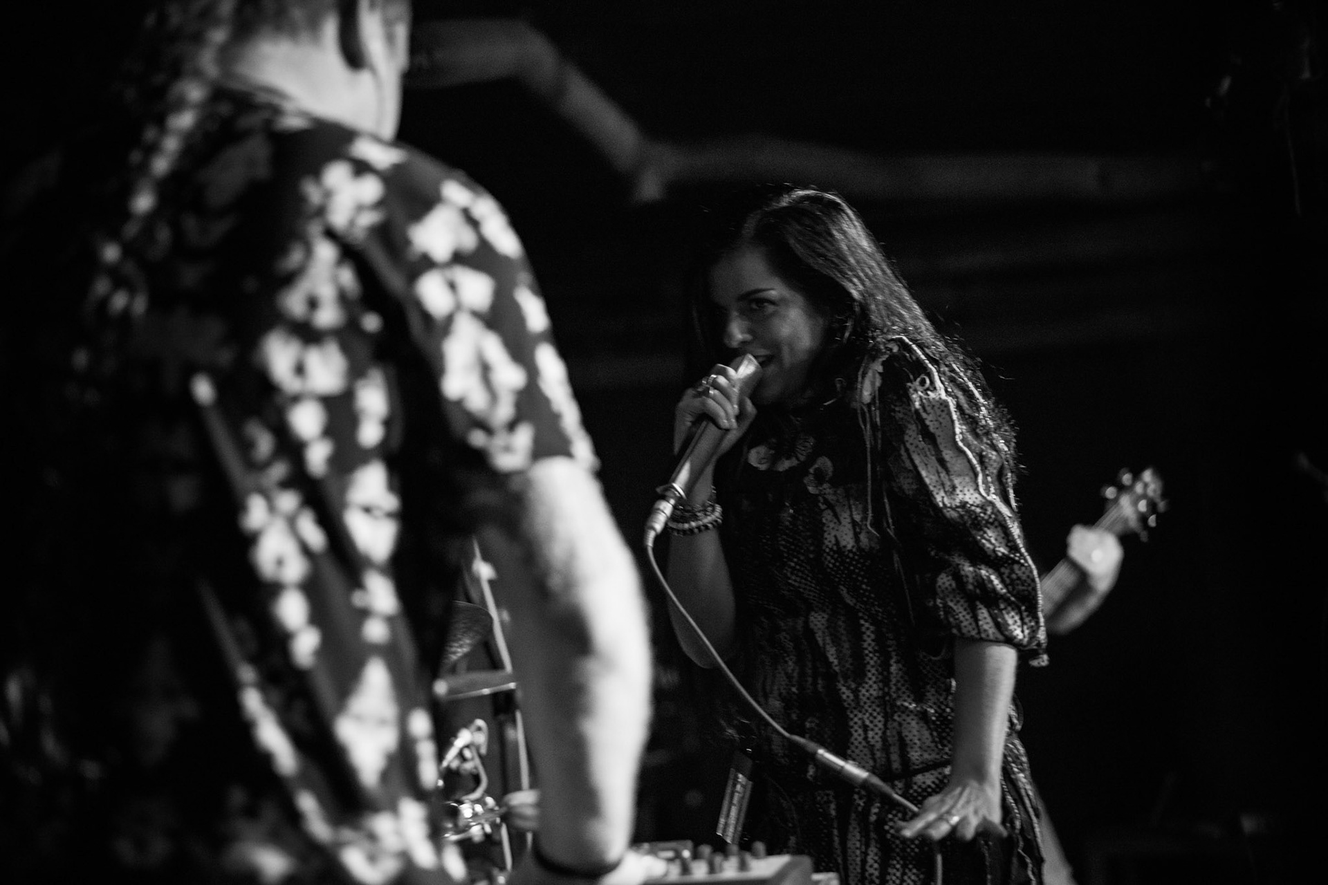 Hetane - rock alternatywny, trip-hop, muzyka elektroniczna,
MAGDA OLEŚ - wokale, teksty,
ŁUKASZ /JELEŃ/ POL - gitara, klawisze, elektronika,
REM KARPIENKO - bass,
MICHAŁ LANGE- perkusja,
Warszawa, klub Potok Drugi Dom Ludzi Rocka,
fot. Andrzej kaziq Wasilkiewicz