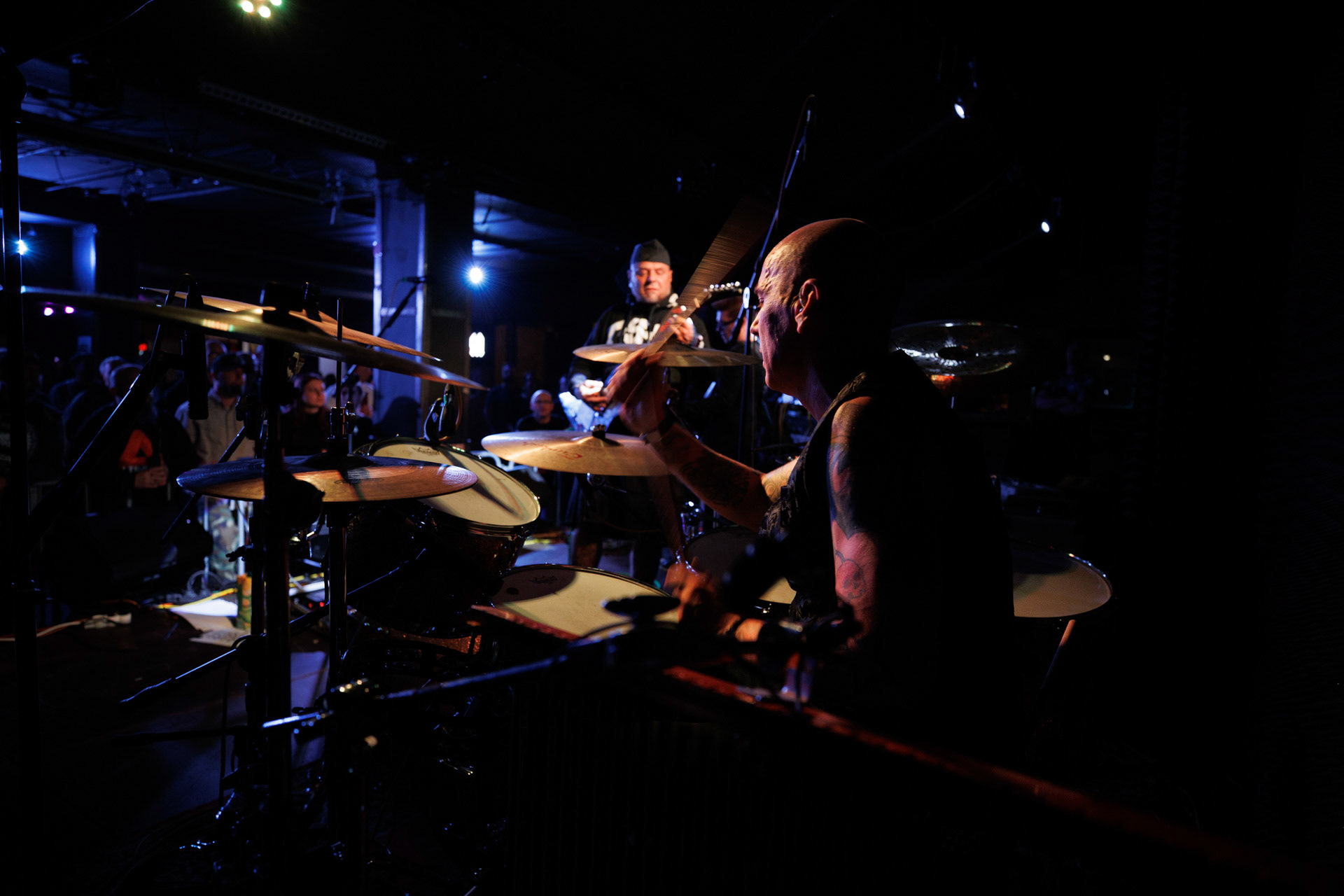 12.11.2021 Lipali - koncert Warszawa klub Remont.Najnowszy album „MOSTY, RZEKI, LUDZIE”.Lukasz Luk Jeleniewski - perkusja, Rock, rock progresywny, rock alternatywny, polski rock.fot. Andrzej kaziq Wasilkiewicz/Reporter