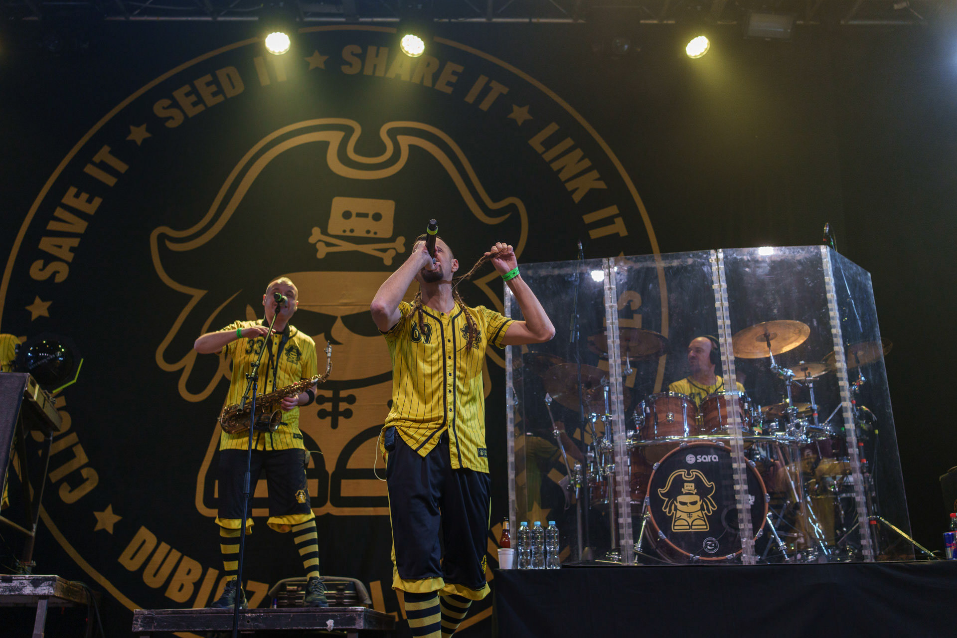 9.02.23 DUBIOZA KOLEKTIV - bosniacka grupa muzyczna, grajaca reggae, dub i rock. - Warszawa Progresja. Winiary Bookings.Fot. Andrzej Wasilkiewicz/Reporter