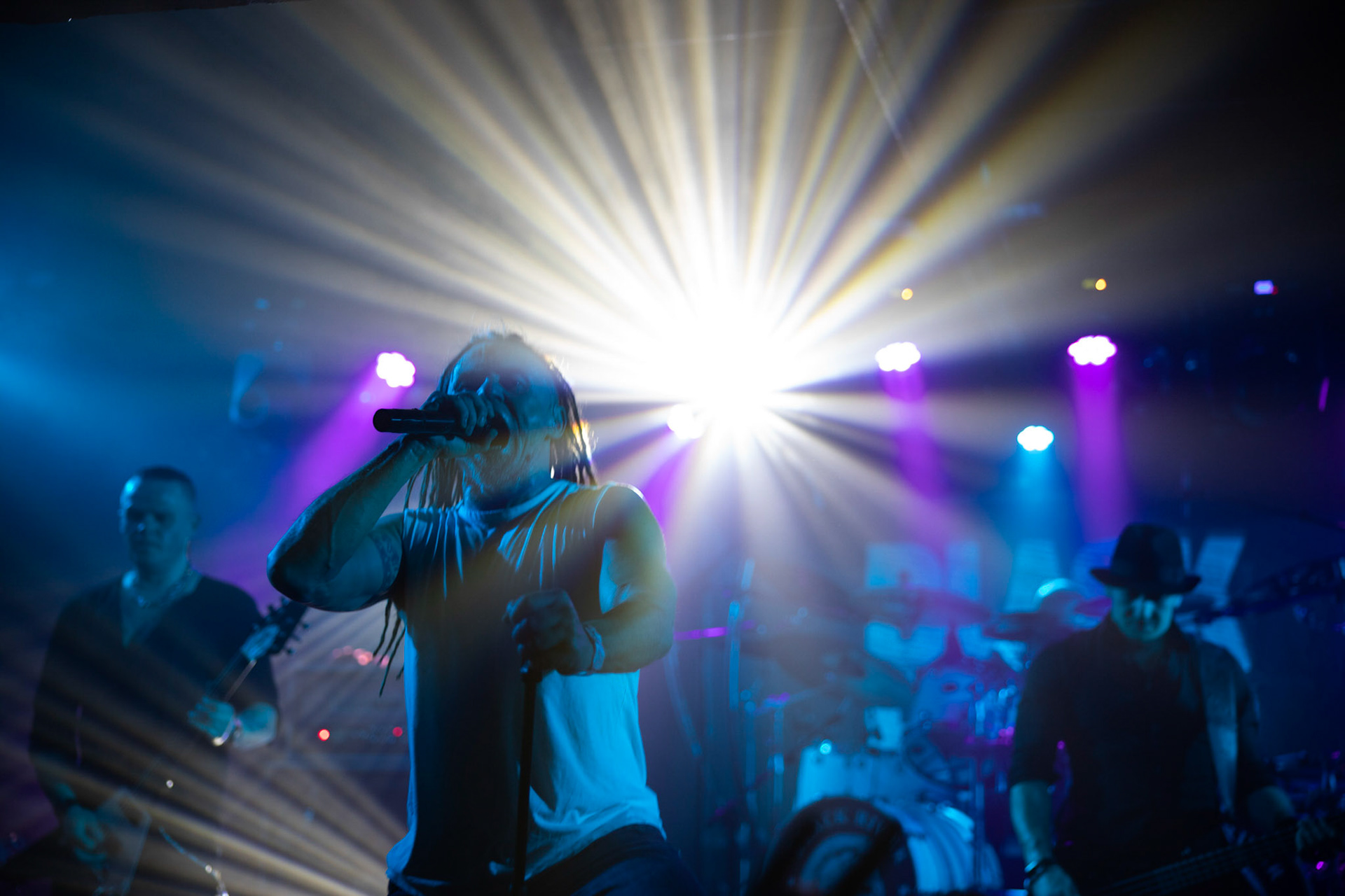 BLACK RIVER – rock, metal, punk, super grupa muzyków BEHEMOTH, DIMMU BORGIR, ROOTWATER, GEISHA GONER, HUNTER, VESANIA, NEOLITHIC.

Maciej Taff – wokal
Piotr „Kay” Wtulich – gitara
Artur „Art” Kempa – gitara
Tomasz „Orion” Wróblewski – bass
Dariusz „Daray” Brzozowski – perkusja
agencja Winiarybookings 
 fot. Andrzej Wasilkiewicz/Reporter