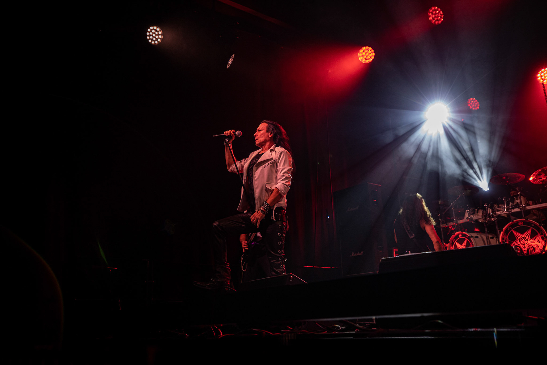 12.09.2021 - KAT i Roman Kostrzewski - koncert "Do zobaczenia w piekle" Wroclaw, Centrum Koncertowe A2.  Tomasz „Titus” Pukacki (Acid Drinkers) - wokal, fot. Andrzej kaziq Wasilkiewicz