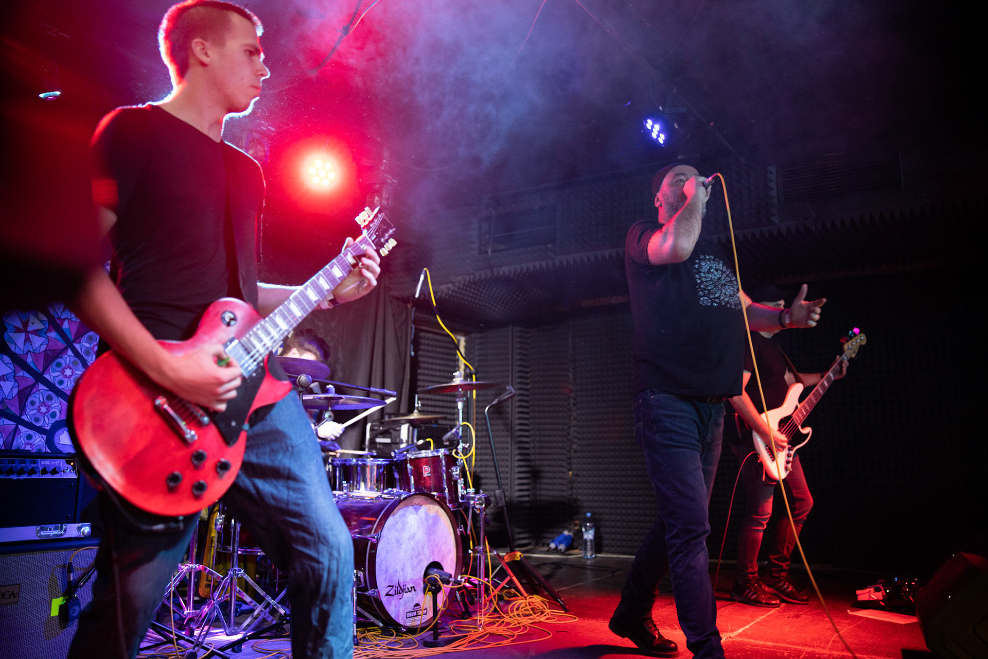 Armia - punk rock, hardcore,
Tomasz Budzyński - głos,
Stanisław Budzyński - gitara,
Jakub Bartoszewski - waltornia, instrumenty klawiszowe,
Amadeusz Kaźmierczak - perkusja,
Darek Budkiewicz - gitara basowa,
fot. Andrzej kaziq Wasilkiewicz