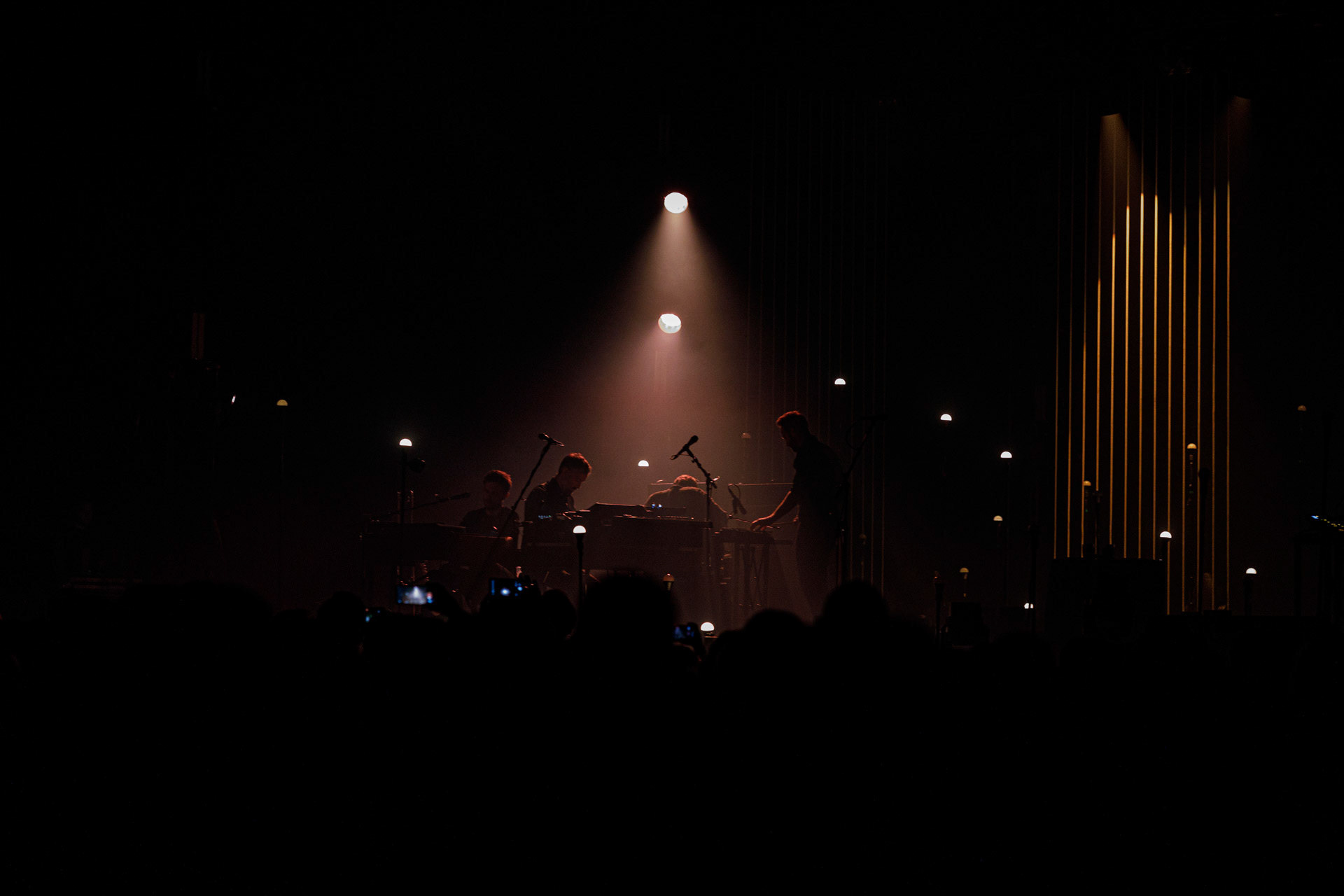 24.10.2022 Sigur Ros - 2022 World tour - Warszawa Expo XXI.Islandzkie trio Sigur Ros powraca po prawie dziesiecioletniej przerwie wraca z albumem Odins Raven Magic oaz zapowiedzia 20th Anniversary Edition.Jon Por Birgisson – wokal, gitara elektryczna,  Georg Holm – gitara basowa, dzwonki, wokal wspierający,Kjartan Sveinsson - instrumenty klawiszowe,Post-rock, Alternative rock, Ambient music,Amazing Music Denmark,Charm Music Poland,fot. Andrzej Wasilkiewicz/Reporter