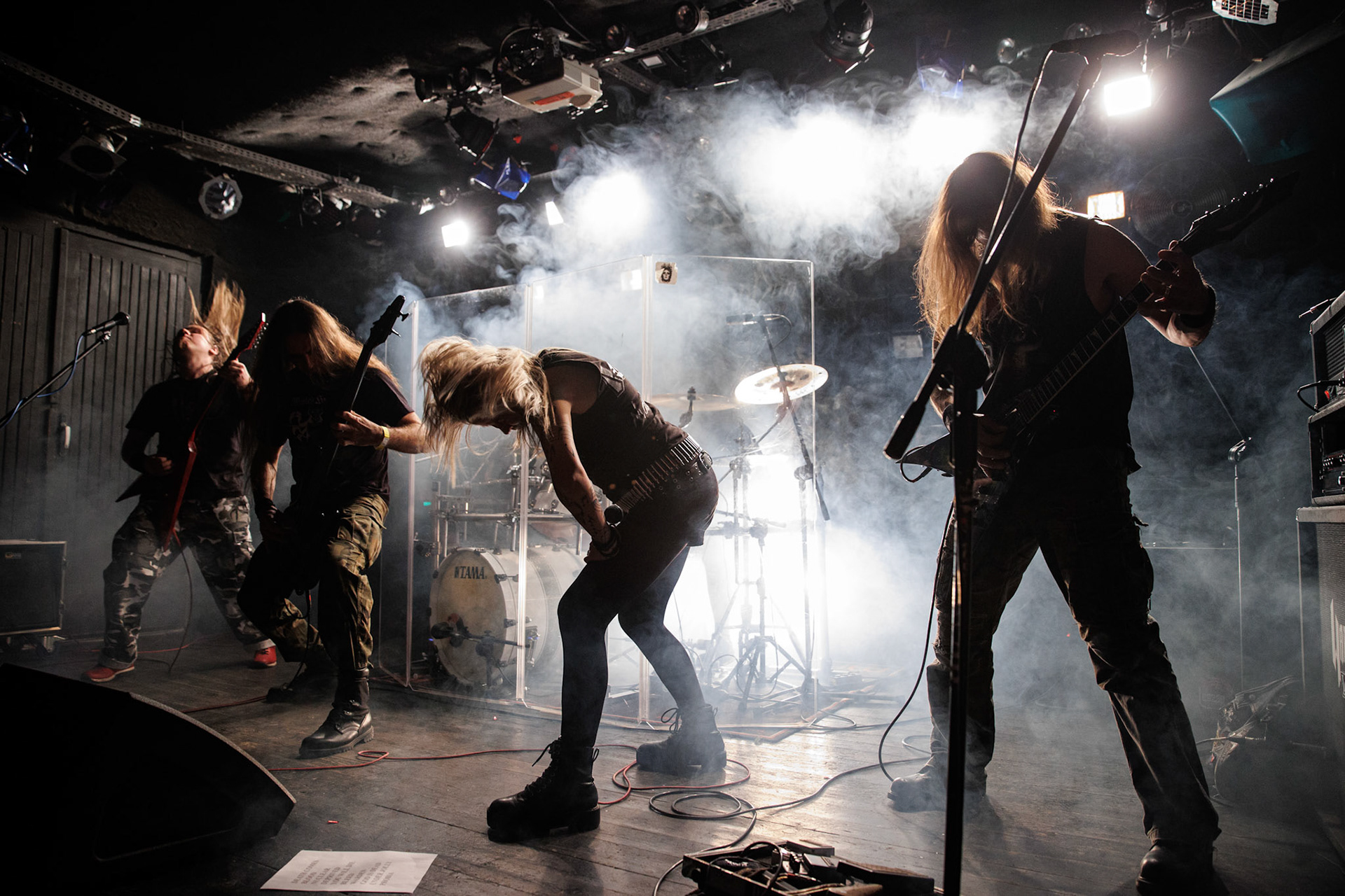 8.01.2022 War-Saw - thrashmetal.Koncert Czwarta Fala MMXXII klub VooDoo Warszawa.n/z Marek Agnostic Molenda - gitara,n/z Tomek Zyclon Weglewski - bas,n/z Pawel Abaddon Rekowski - gitara,n/z Sylwia Papierska - wokal,n/z Pawel Pawulon Jaroszewicz - drums,Fot. Andrzej Wasilkiewicz/Reporter