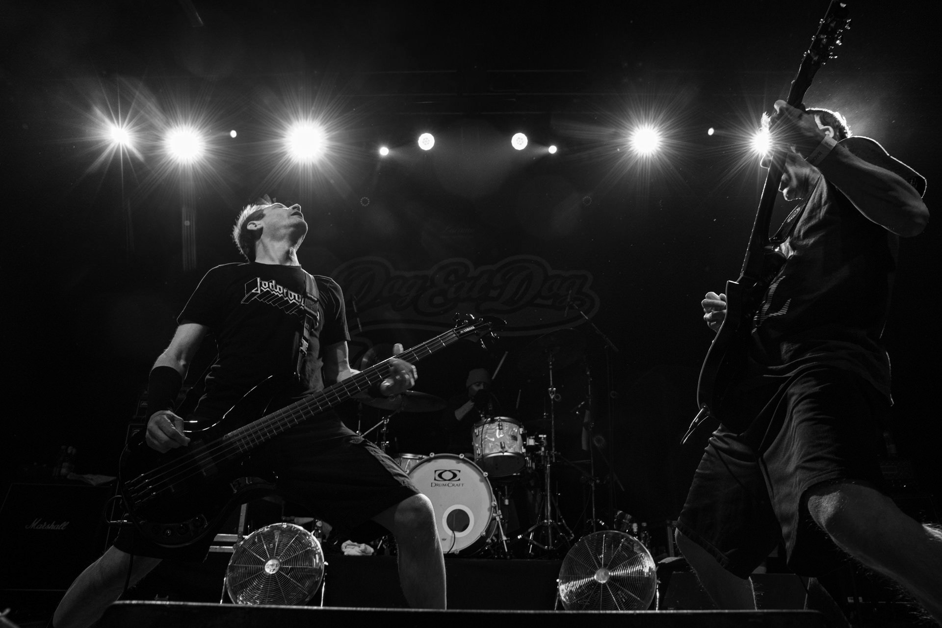 30.11.2021 koncert Dog Eat Dog - USA - hardcore, punkrock, rap, metal, hip hop, reggae, soul, funk,n/z Dave Neabore (bass), n/z John Connor (vocals), n/z Brandon Finley (drums), n/z Roger Hammerli (guitar),n/z Bozez (sax &amp; beer),koncert Warszawa, Progresja 25 lat albumu Play Games -  Dog Eat Dog.fot. Andrzej Wasilkiewicz/Reporter