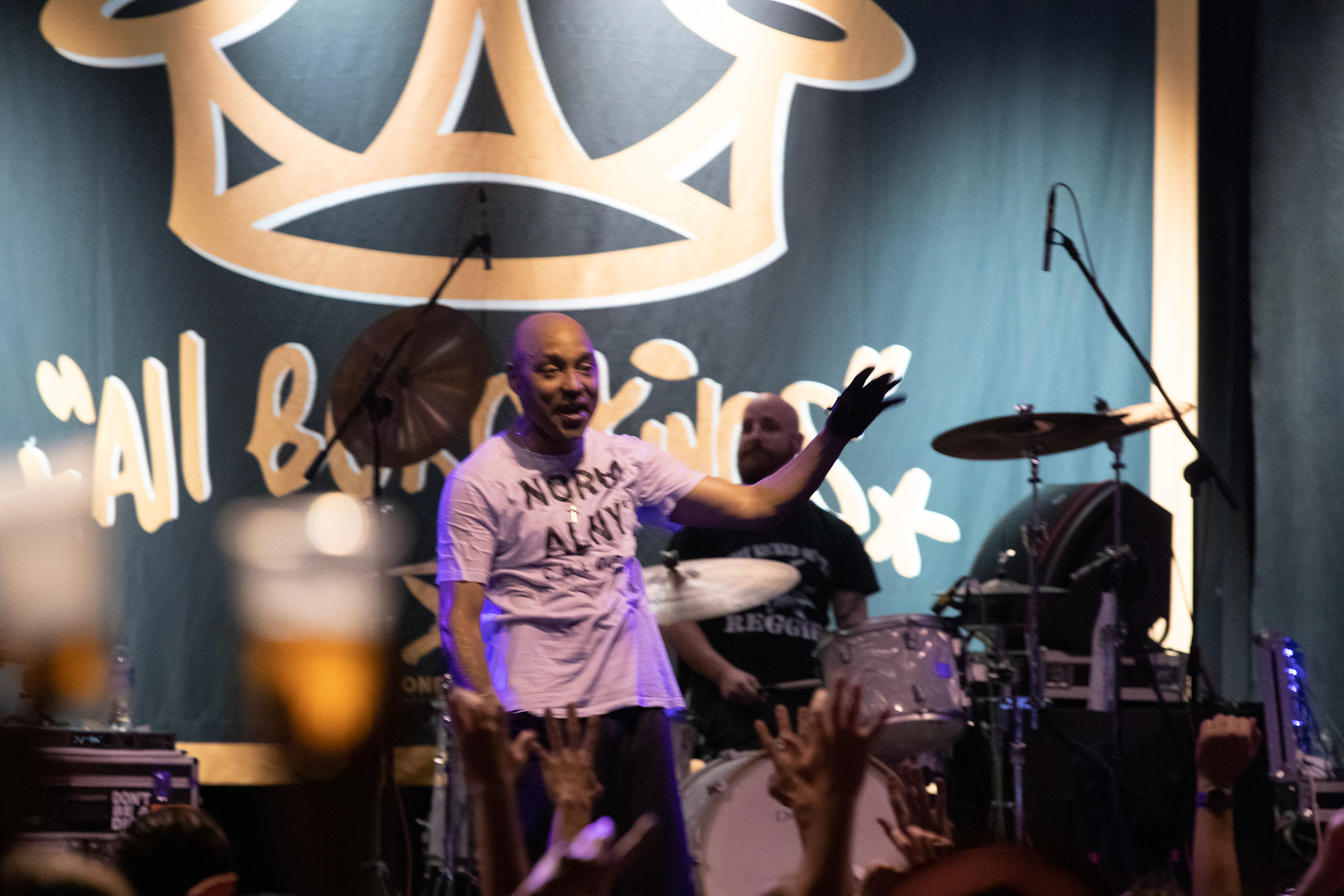 Dog Eat Dog - USA - hardcore, punkrock, rap, metal, hip hop,reggae, soul, funk,
Dave Neabore (bass), 
John Connor (vocals), 
Brandon Finley (drums) 
Roger Hämmerli (guitar)
Bozez (sax & beer)
koncert w Warszawskiej Progresji w ramach trasy 25 lat All Boro Kings zespołu Dog Eat Dog.
fot. Andrzej Wasilkiewicz/Reporter