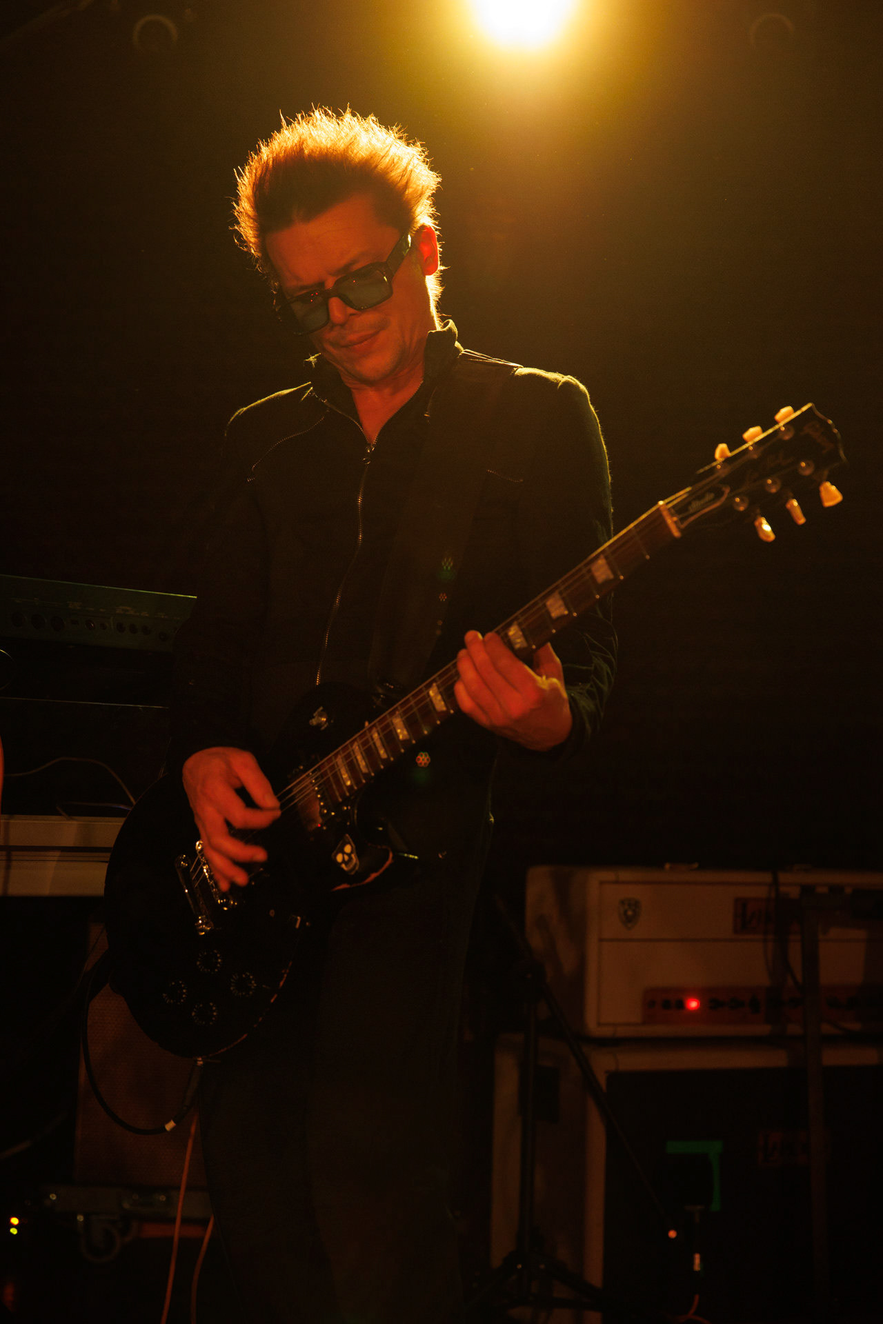 12.11.2021 Lipali - koncert Warszawa klub Remont.Najnowszy album „MOSTY, RZEKI, LUDZIE”.n/z Roman Bereźnicki - gitara, klawisze, wokal, Rock, rock progresywny, rock alternatywny, polski rock.fot. Andrzej kaziq Wasilkiewicz/Reporter