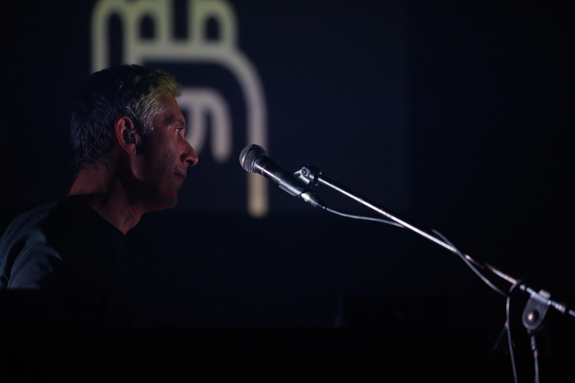 Lao Che - „Trasa Pozegnalna - No to Che”  17.11.2021 Warszawa klub Stodola.n/z Filip „Wieza” Rozanski – instrumenty klawiszowe,rock alternatywny, crossover, rock, metal, folk, piosenka aktorska, elektro, słuchowisko,fot. Andrzej Wasilkiewicz/REPORTER