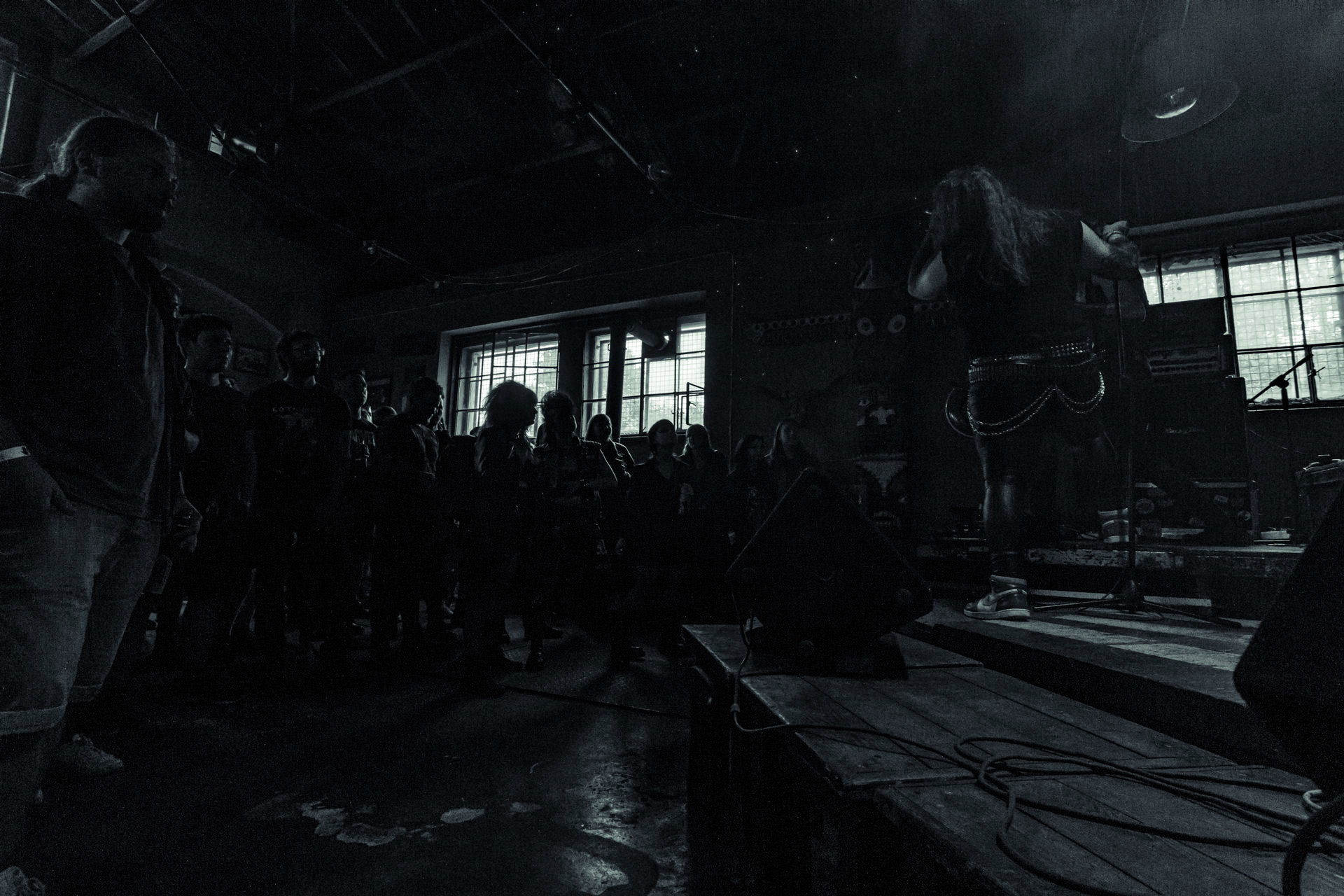 BAGNO (oldschool black/death)w składzie:Krzysiek - wokalKuba - gitaraThrasher - gitara Kacper - bassMaciek - garyDestrukcja i zgnilizna, wszystko czego nie chcesz usłyszeć a i tak się pojawisz, Druga fala dobrej muzy z Rzeszowa, bo pierwsza skończyła się w latach 90.Produkcja Left Hand Soundsfot. Andrzej Wasilkiewicz/kaziq.com