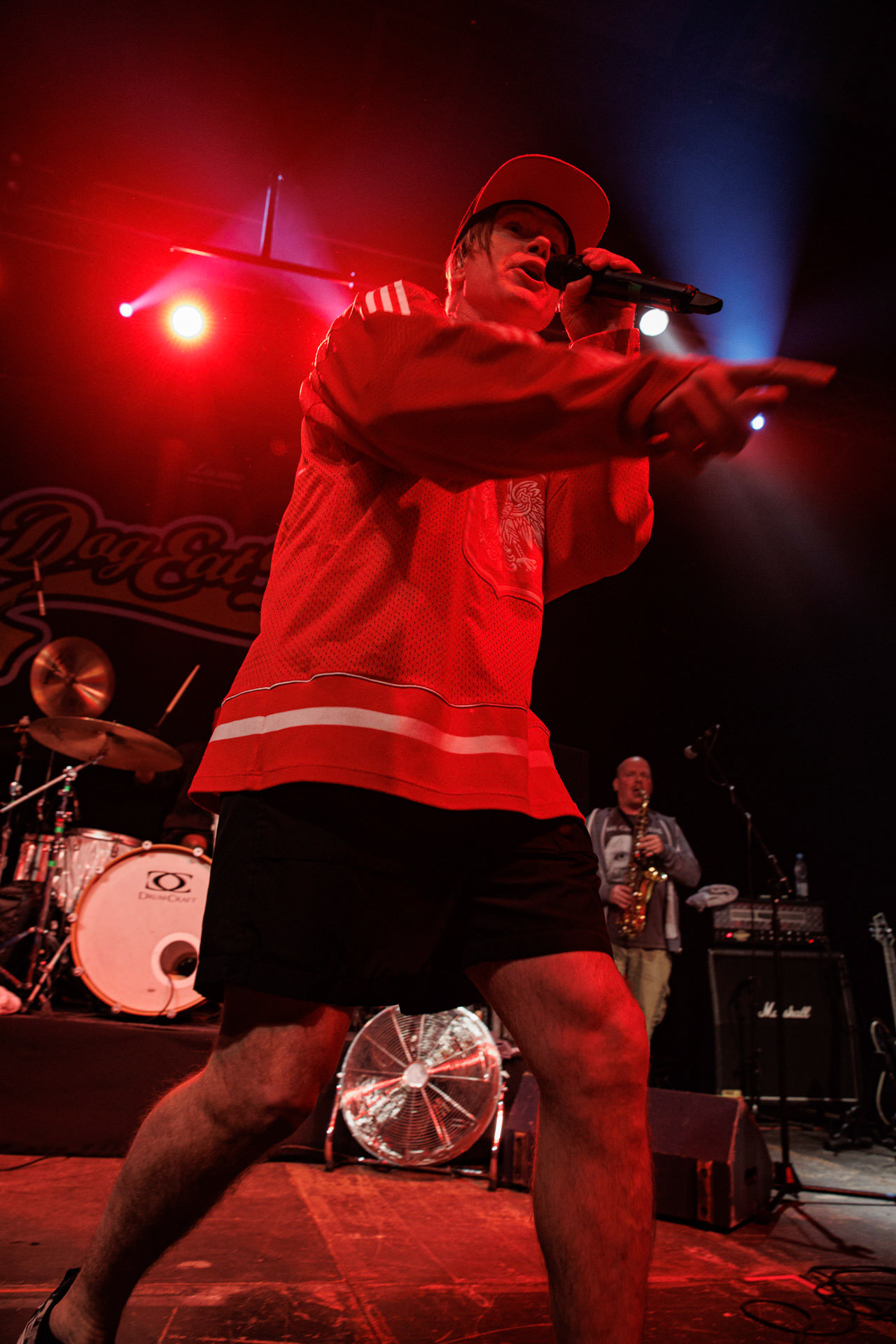 30.11.2021 koncert Dog Eat Dog - USA - hardcore, punkrock, rap, metal, hip hop, reggae, soul, funk,n/z Dave Neabore (bass), n/z John Connor (vocals), n/z Brandon Finley (drums), n/z Roger Hammerli (guitar),n/z Bozez (sax &amp; beer),koncert Warszawa, Progresja 25 lat albumu Play Games -  Dog Eat Dog.fot. Andrzej Wasilkiewicz/Reporter