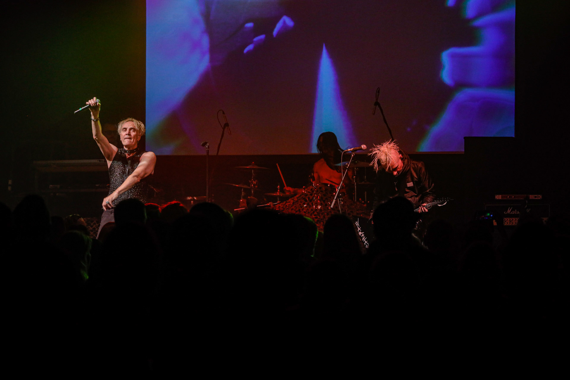 9.08.2022 FRONT LINE ASSEMBLY (Metropolis Records/Kanada) - Industrial/EBM - Warszawski koncert w Progresji.  WiniaryBookings,fot. Andrzej Wasilkiewicz/kaziq.com