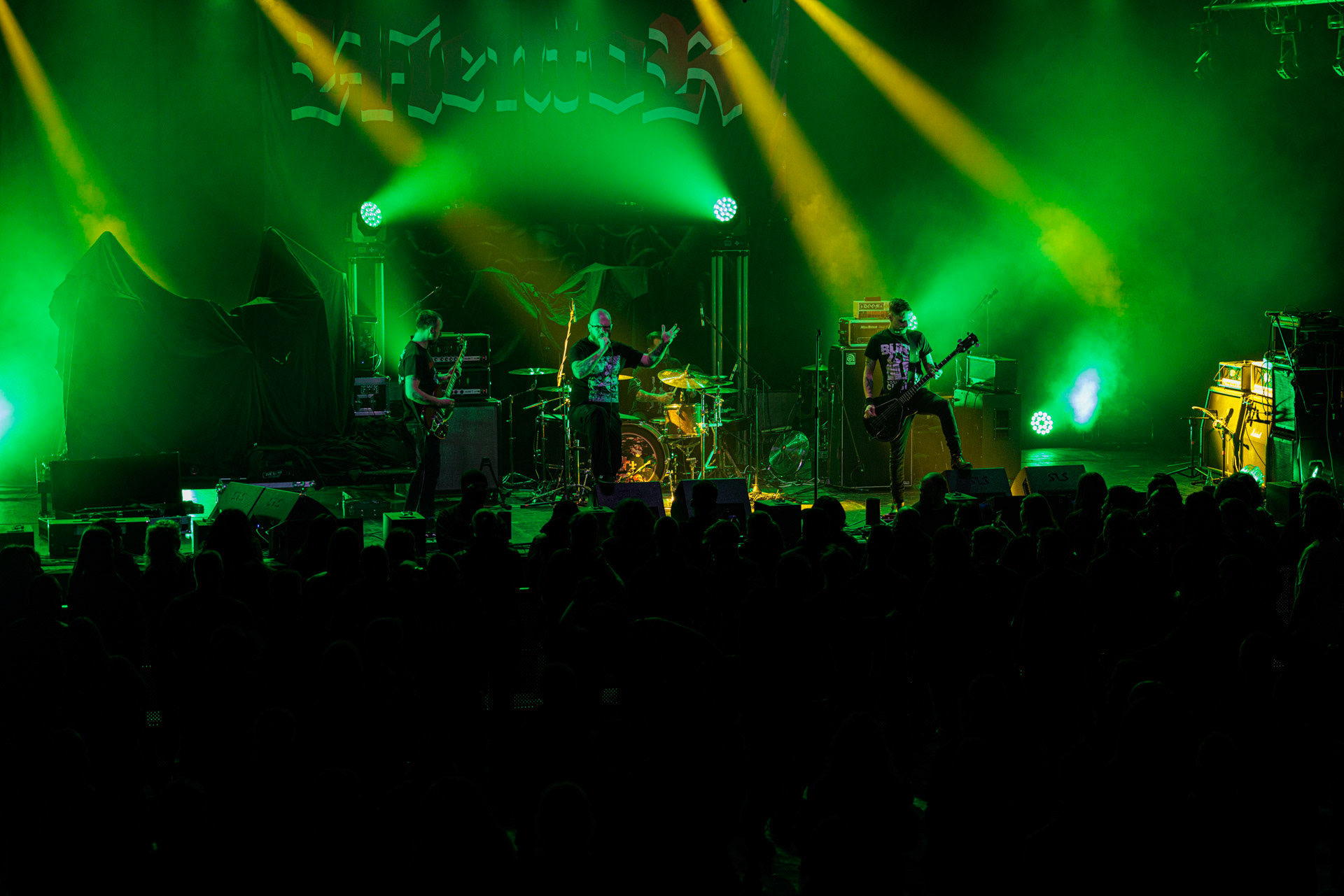 Mentor - na warszawskim koncercie Vader w Progresji, bluzniercza hybryda black metalu i hc punka z Sosnowca,n/z Raum's Chord - Guitarn/z Leviathan's Punch - Drumsn/z Gusion's Drone - Bassn/z King Of Nothing - Vocalsn/z Satan - ManagementLeft Hand Sounds, Knock Out Productions, Massive Music,fot. Andrzej Wasilkiewicz/Reporter