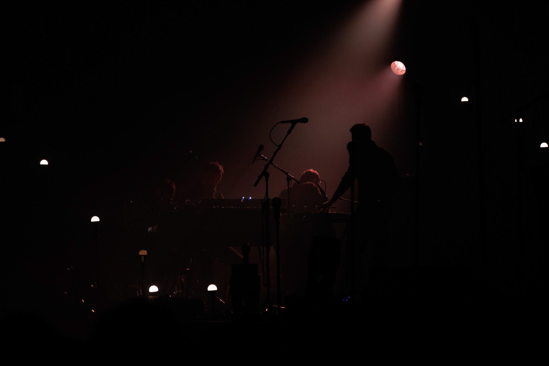 24.10.2022 Sigur Ros - 2022 World tour - Warszawa Expo XXI.Islandzkie trio Sigur Ros powraca po prawie dziesiecioletniej przerwie wraca z albumem Odins Raven Magic oaz zapowiedzia 20th Anniversary Edition.Jon Por Birgisson – wokal, gitara elektryczna,  Georg Holm – gitara basowa, dzwonki, wokal wspierający,Kjartan Sveinsson - instrumenty klawiszowe,Post-rock, Alternative rock, Ambient music,Amazing Music Denmark,Charm Music Poland,fot. Andrzej Wasilkiewicz/Reporter