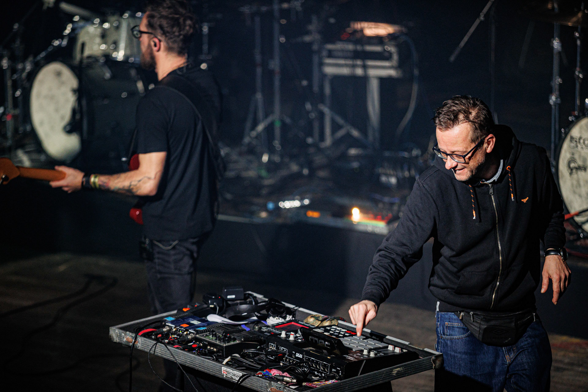 Lao Che - „Trasa Pozegnalna - No to Che”  17.11.2021 Warszawa klub Stodola.n/z Mariusz „Denat” Denst – sampler, animacja,rock alternatywny, crossover, rock, metal, folk, piosenka aktorska, elektro, słuchowisko,fot. Andrzej Wasilkiewicz/REPORTER