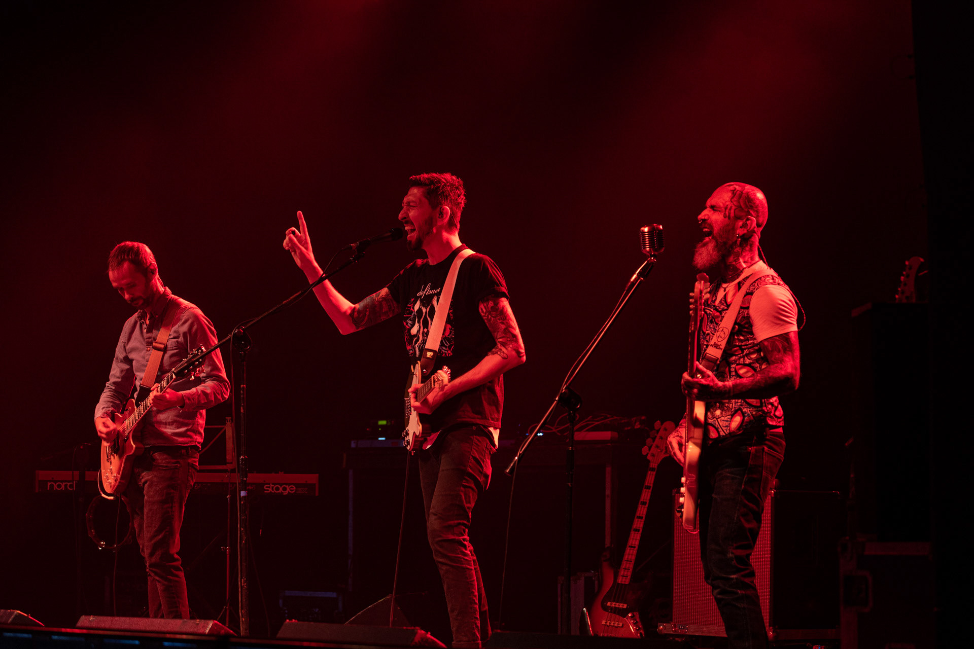 30.08.2022 Fundacja Bezpieczne Niebo wraz z klubem Progresja serdecznie zapraszają na specjalny koncert charytatywny dla Szymona Stankiewicza, który walczy z nowotworem.KonstelacjeKonstelacje to warszawski skład, który właśnie wchodzi na rynek ze swoją debiutancką płytą “Poza Horyzont”. Zespół miesza różne style, tworząc własną tożsamość, krążącą wokół klimatów Deftones i melancholii rocka z lat 90′. W sieci dostępne są już 4 single z nadchodzącego albumu. Organizacja Progresja i Fundacja Bezpieczne Niebo. fot. Andrzej Wasilkiewicz/kaziq.com