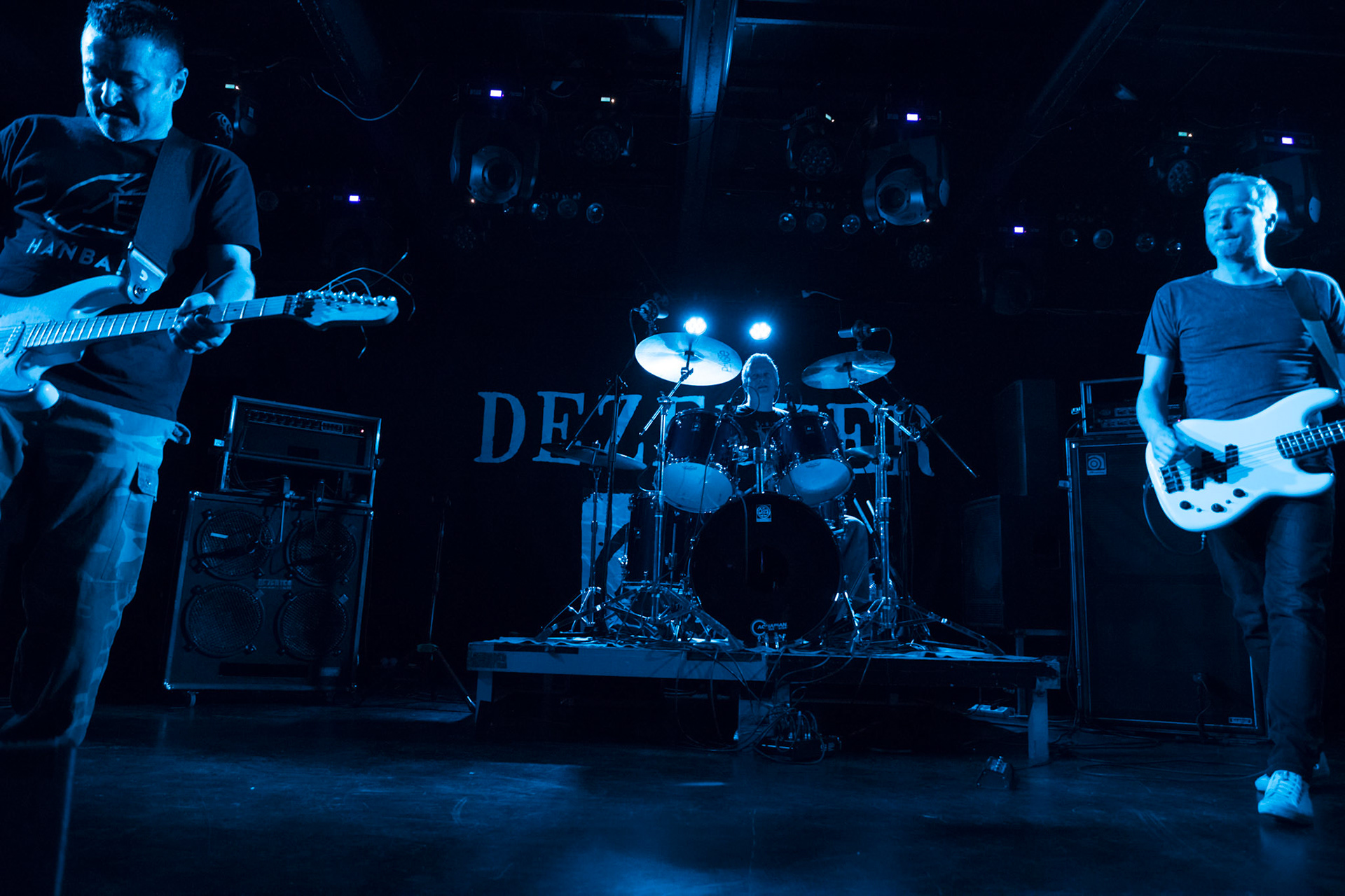 9.12.2017r Dezerter koncert Proxima, Robert Robal Matera gitara, wokal, Krzysztof Grabowski perkusja , Jacek Chrzanowski gitara basowa fot. Andrzej Wasilkiewicz/Reporter